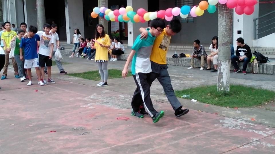 服务女神，欢乐无限——记物理与电子工程学院女生节  