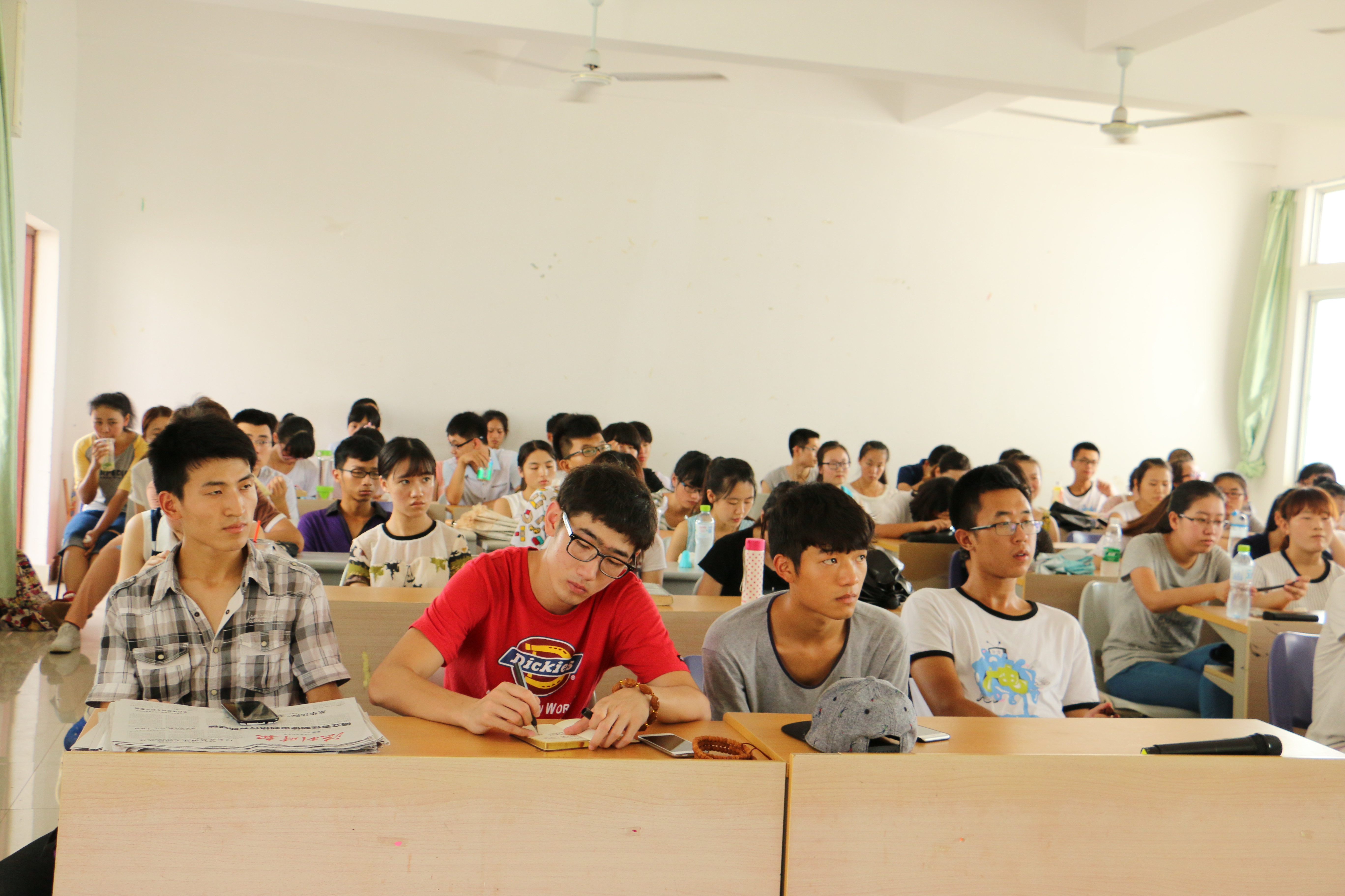 人民喉舌，舆论监督――记文学院《政法新闻与舆论监督》讲座