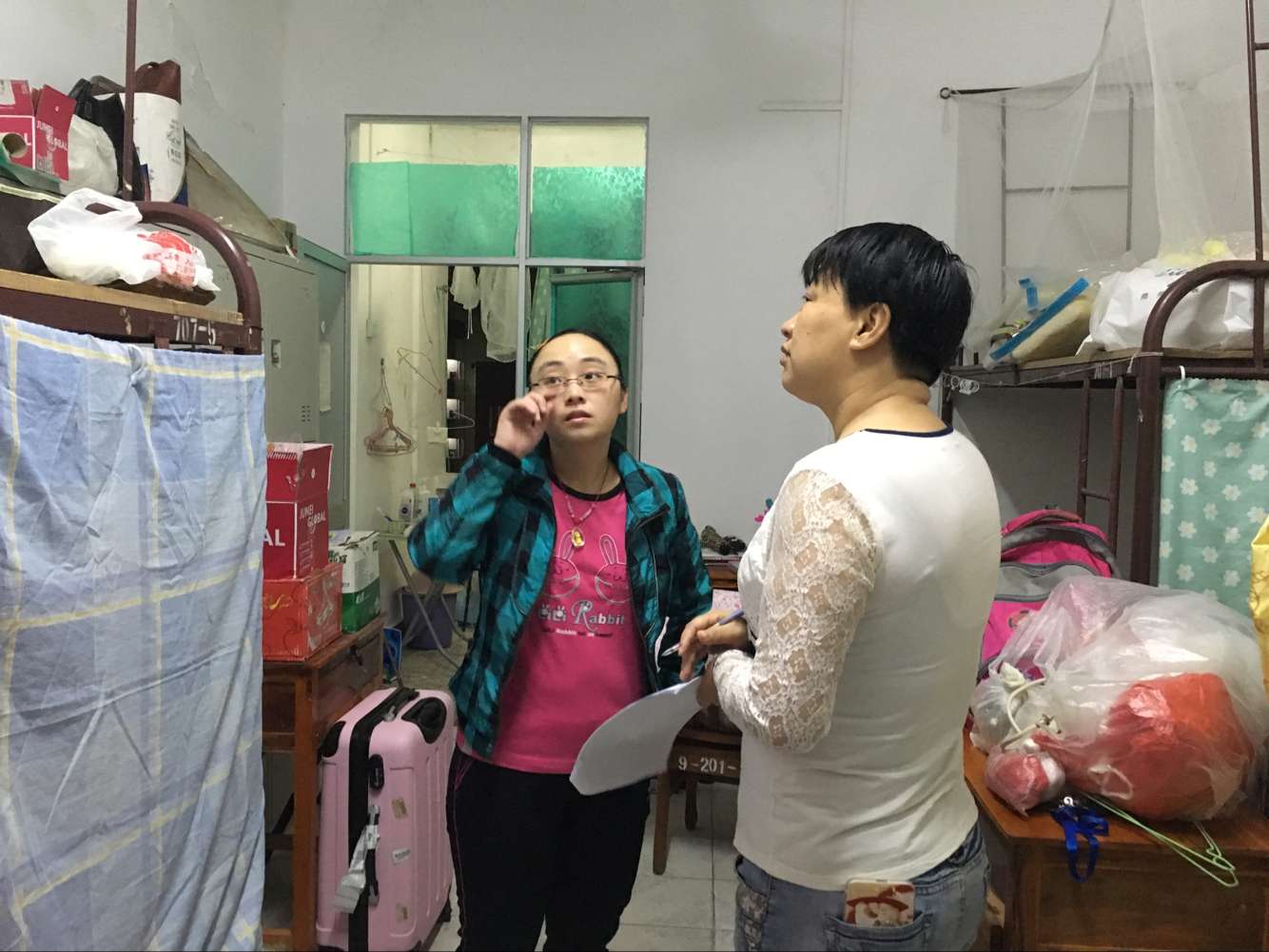 春风送暖上心头----记物理与电子工程学院新学期宿舍走访