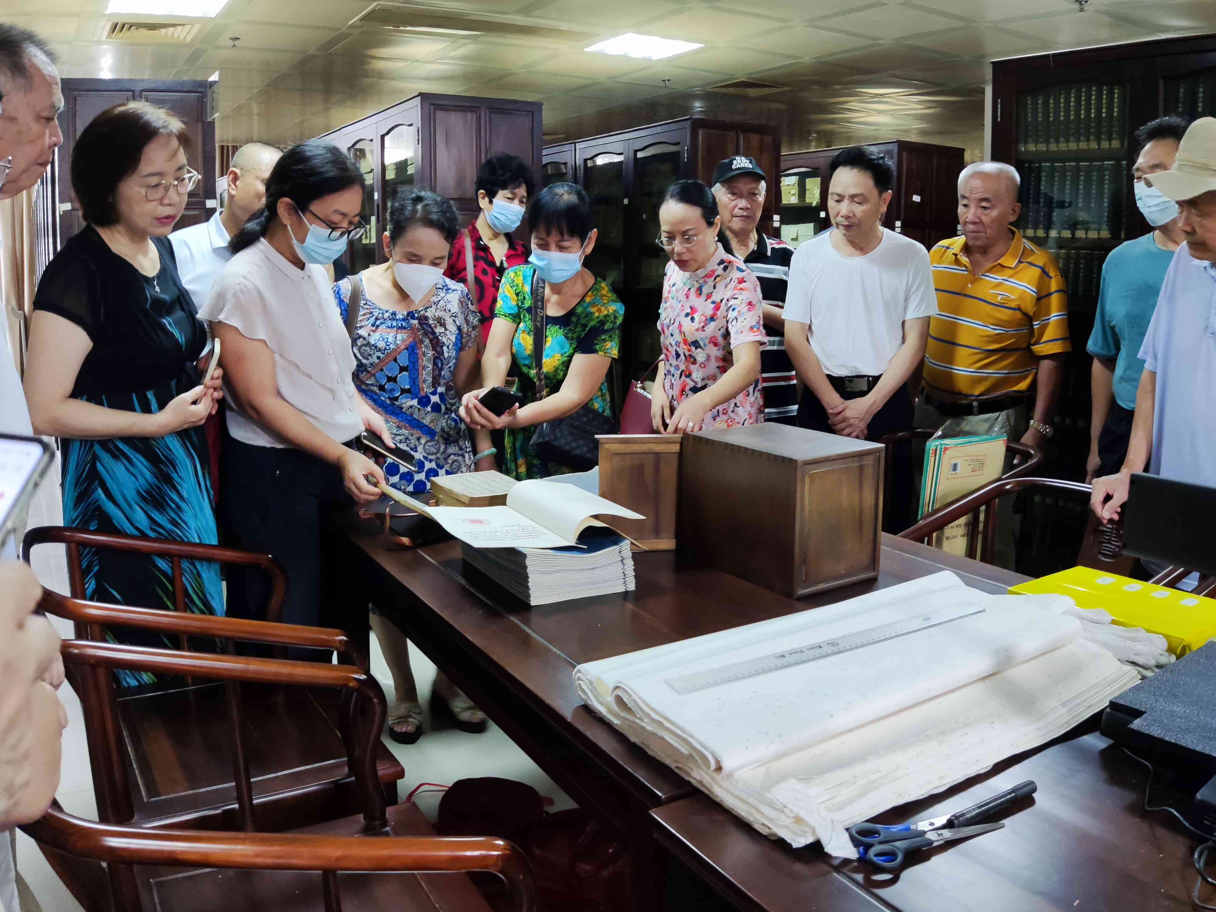 我校开展离退休干部“话传统、谈复兴、聚力量”专题调研活动
