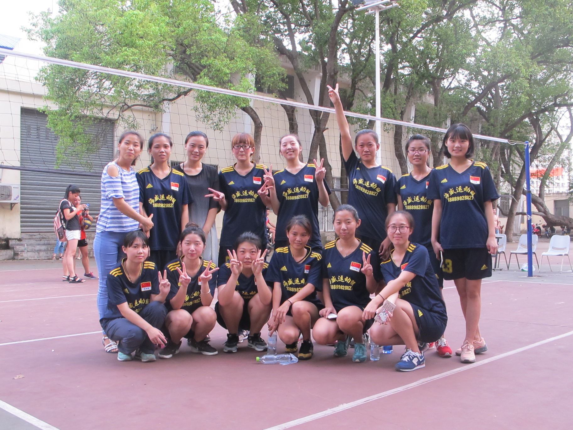 挥汗赛场 追忆青春――记初等教育学院“欢送杯”比赛