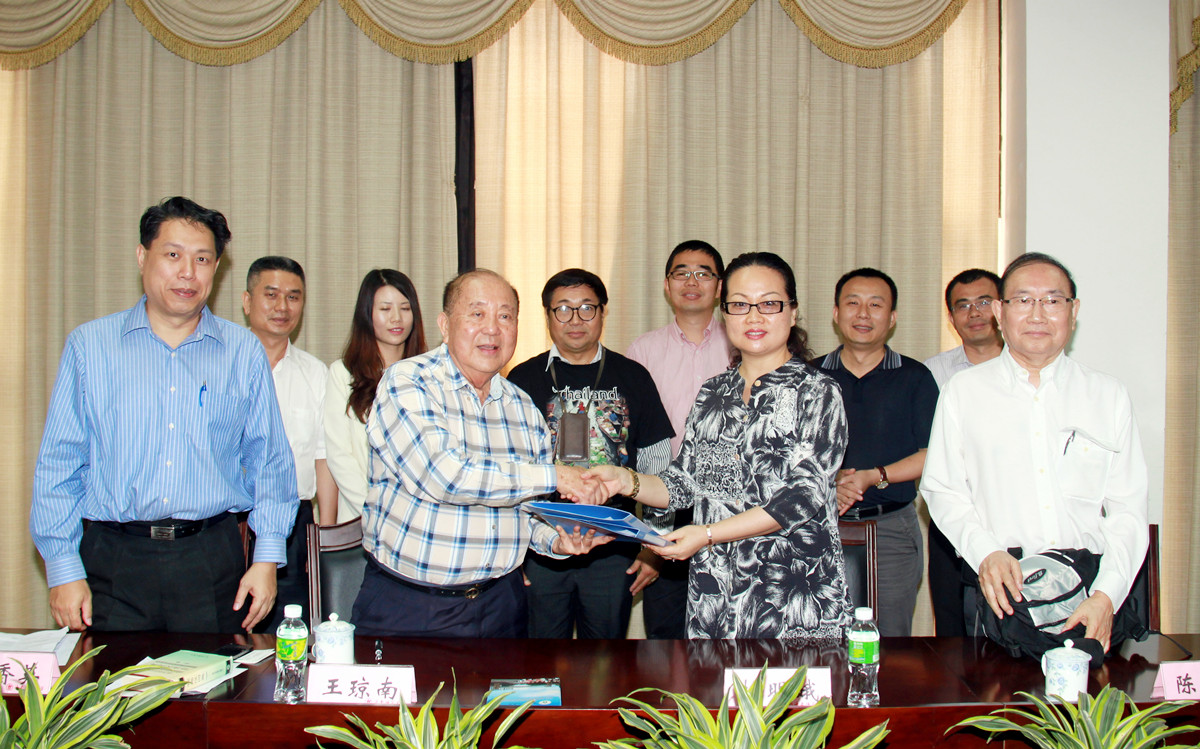 我校与泰国海南文化教育基金会签订教育合作协议