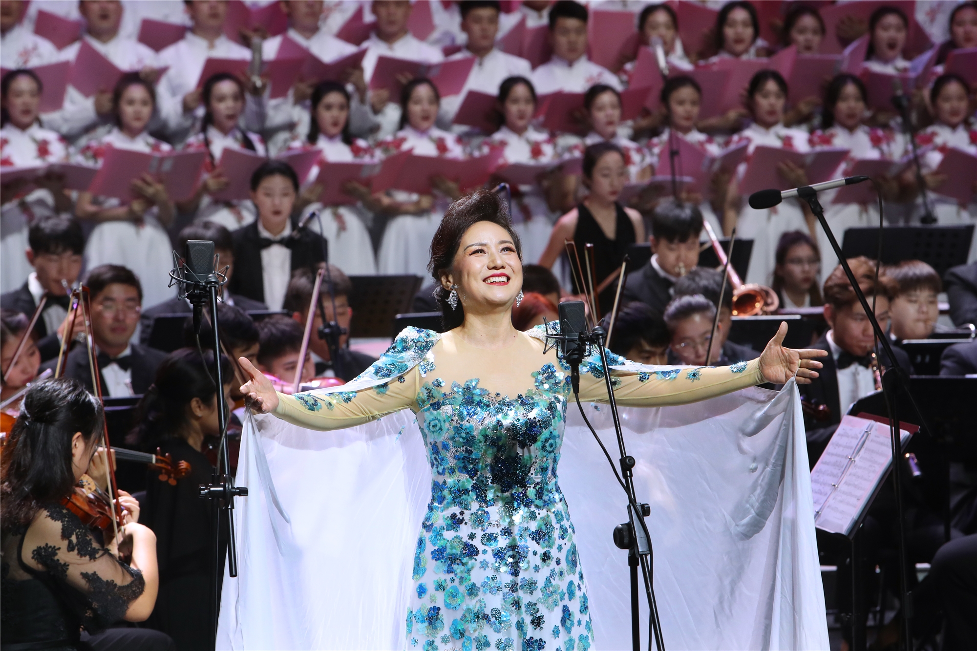 我校举办交响音乐会献礼70周年校庆