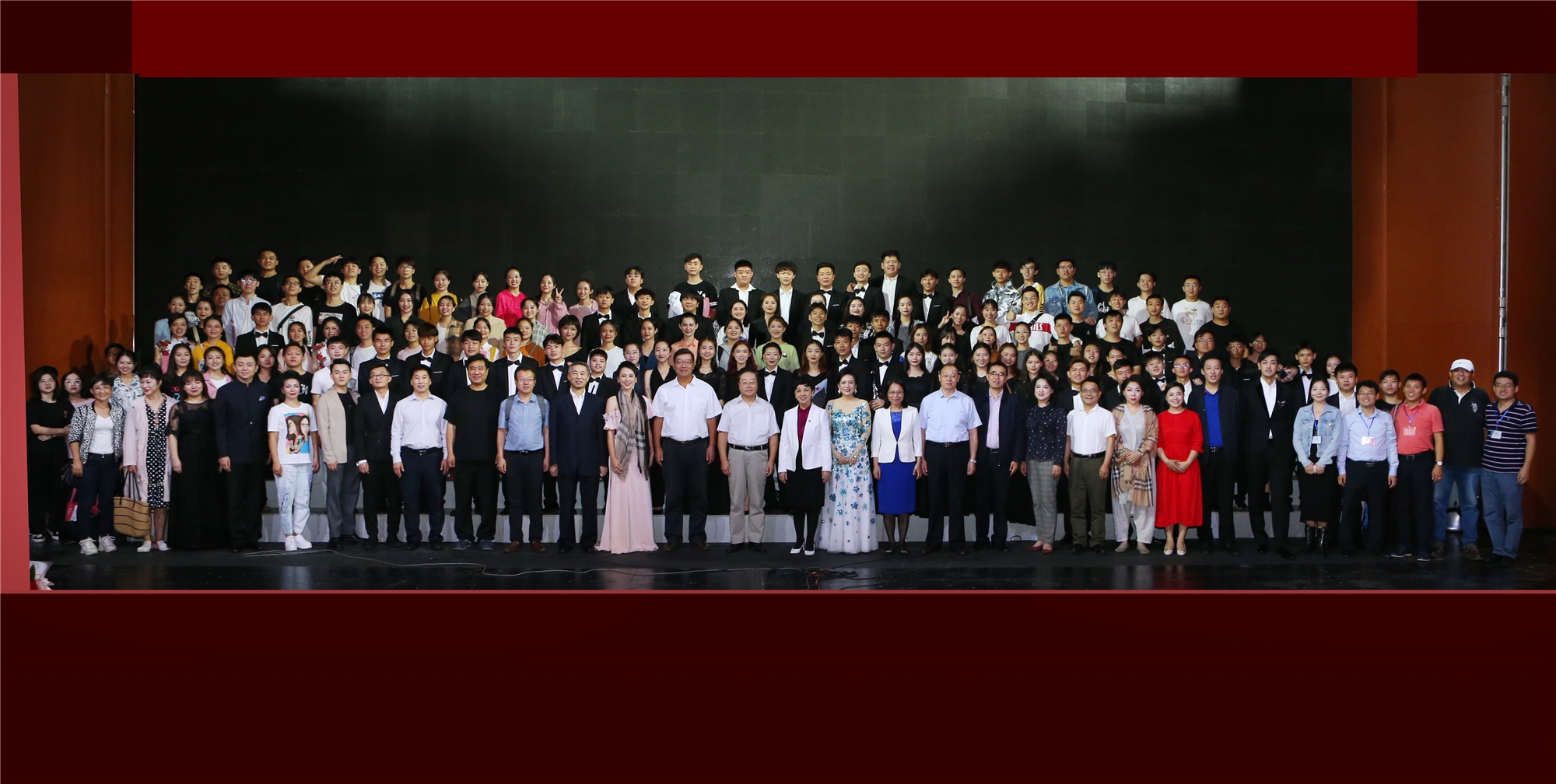 我校举办交响音乐会献礼70周年校庆