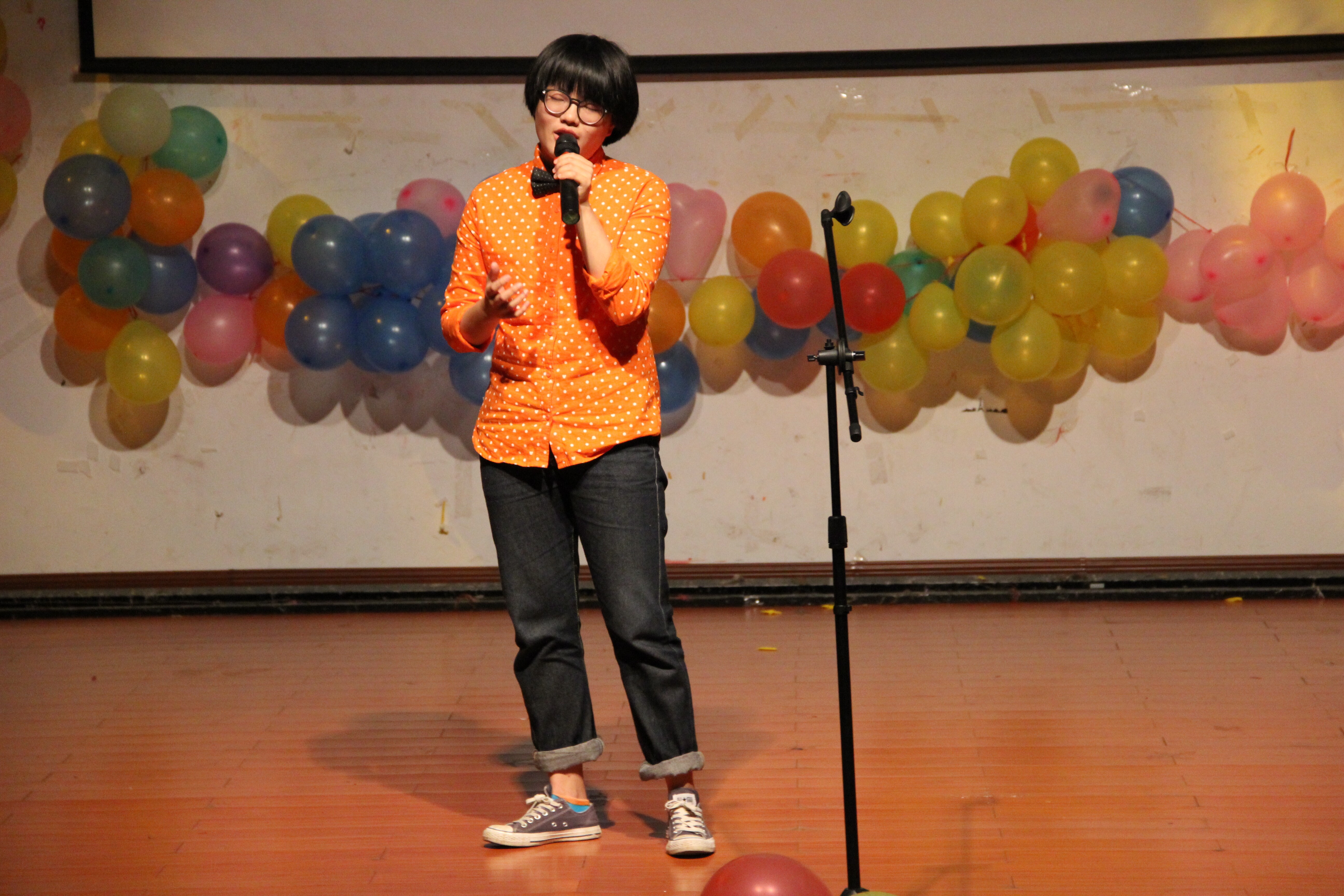 众里寻声千百度――记外国语学院举办十大歌手大赛