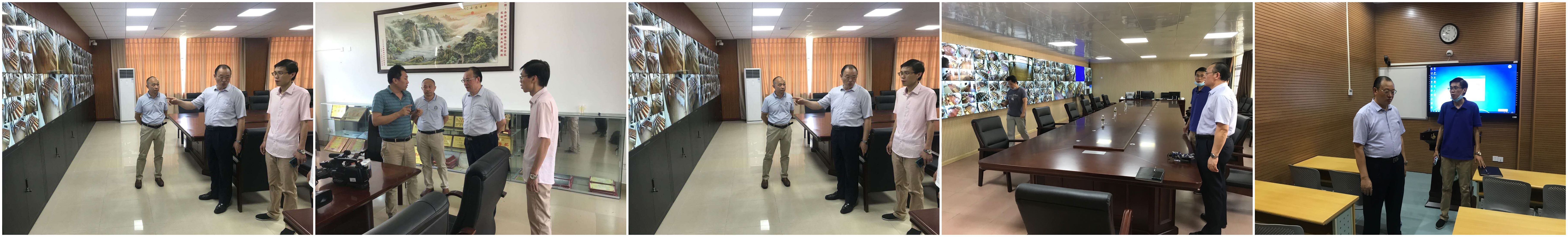 校领导检查学校公共教室准备情况