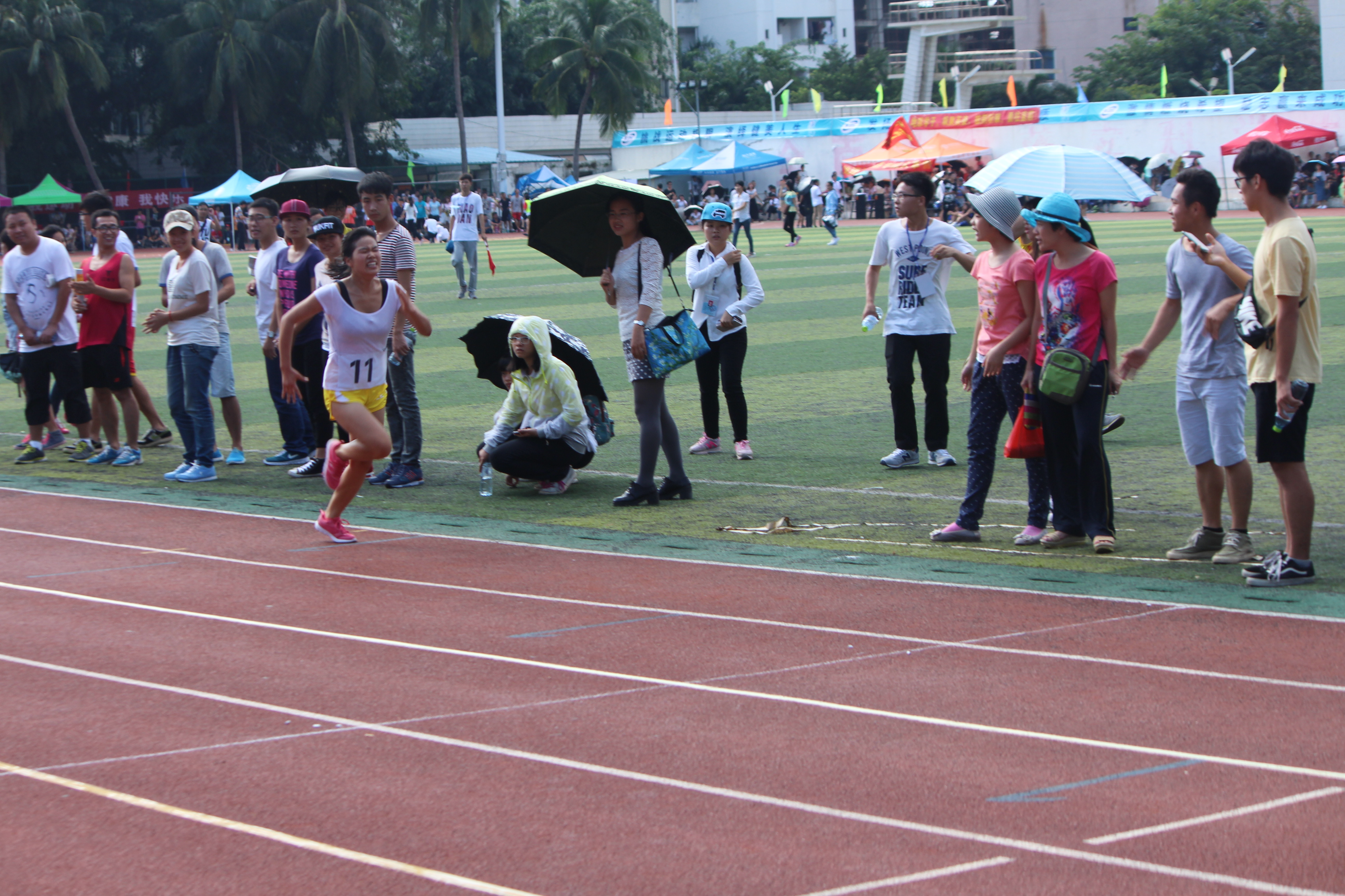 我运动,我健康,我快乐――记物理与电子工程学院运动健儿参加第32届校运动会