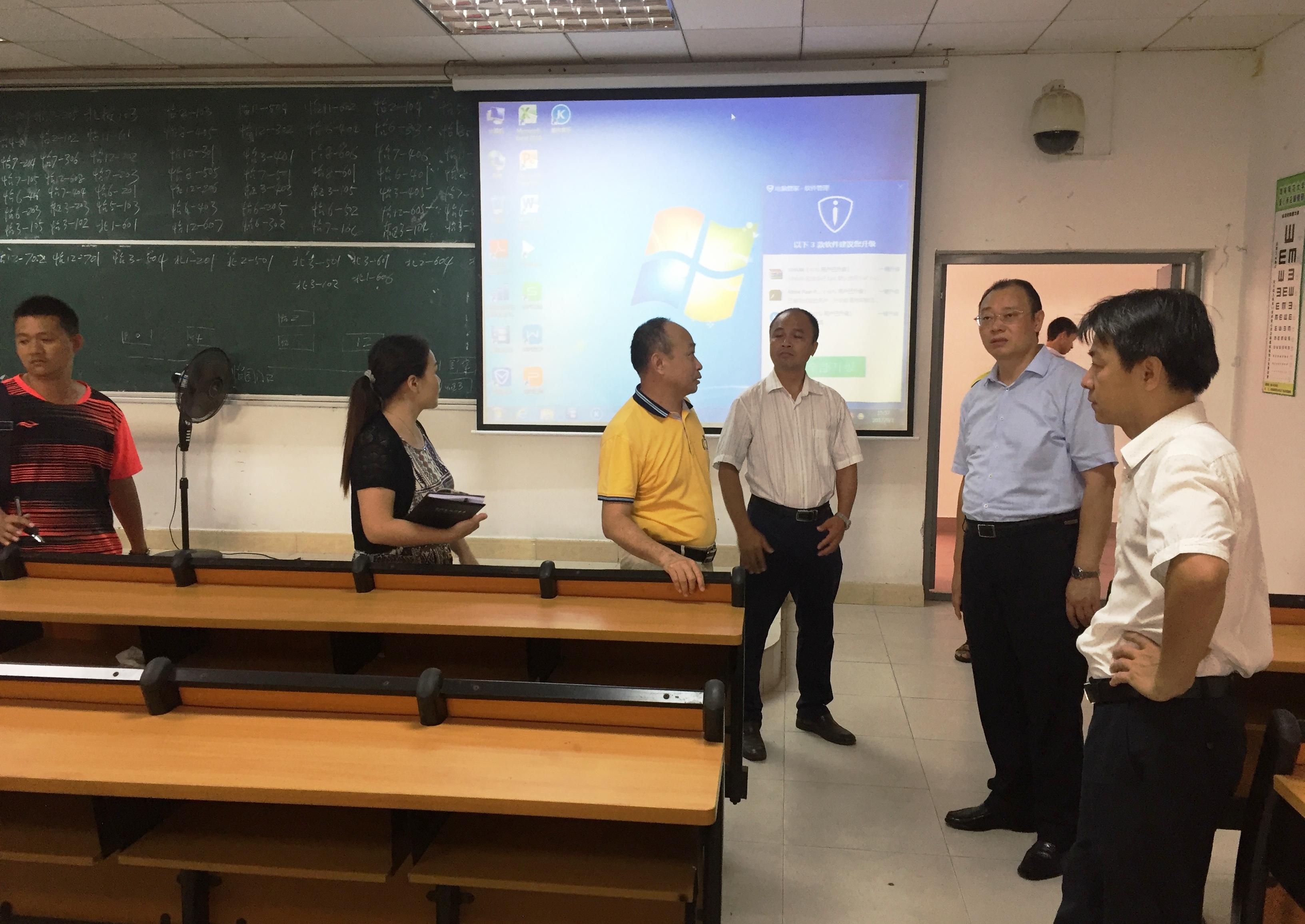 校领导新学期到教学一线考察调研