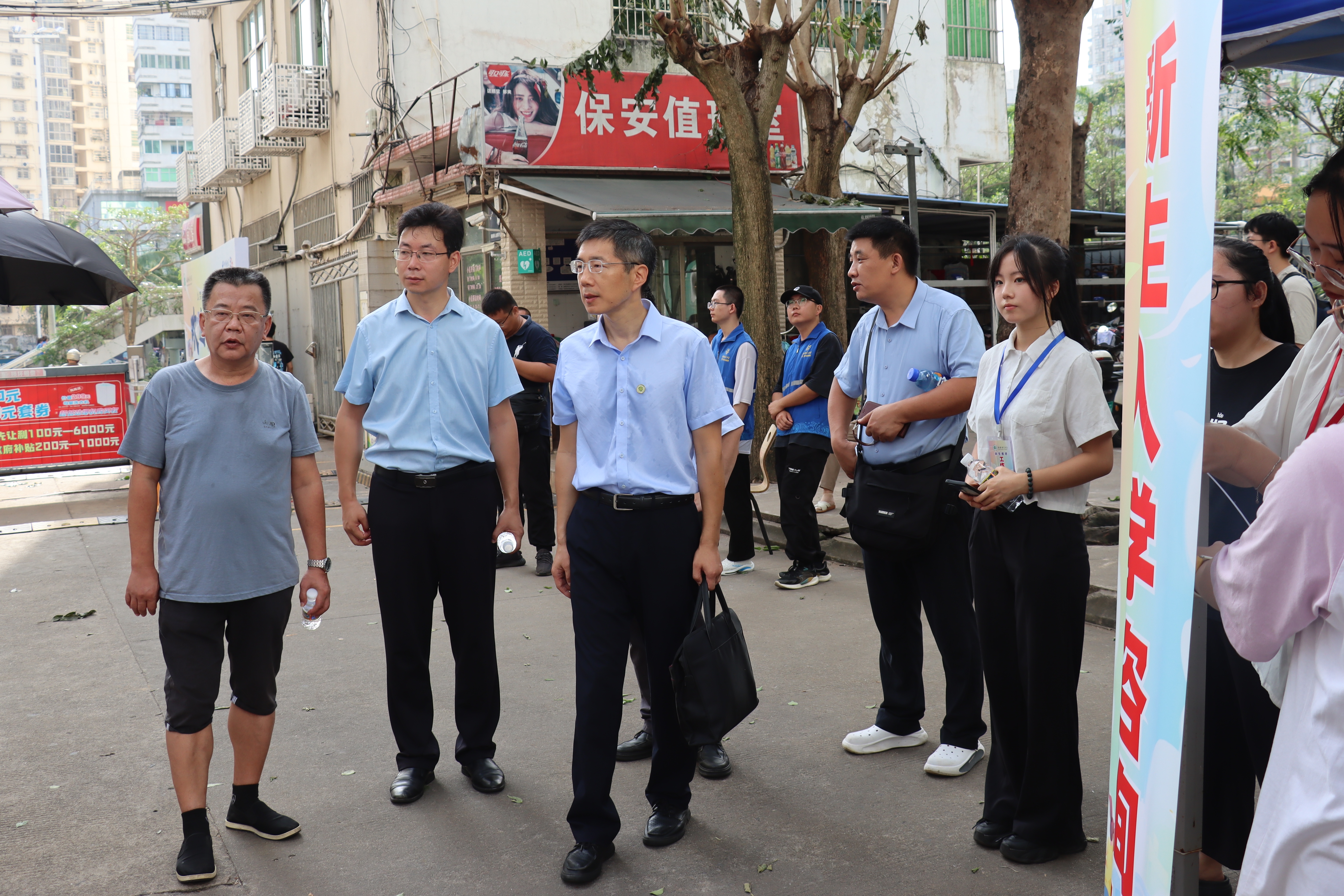 海南师范大学2024级新生来校报到