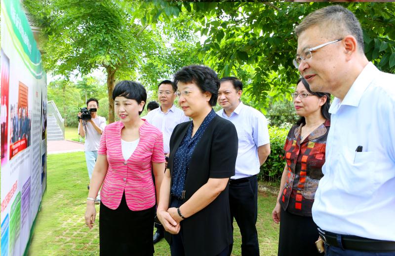省委常委肖莺子来我校桂林洋校区调研