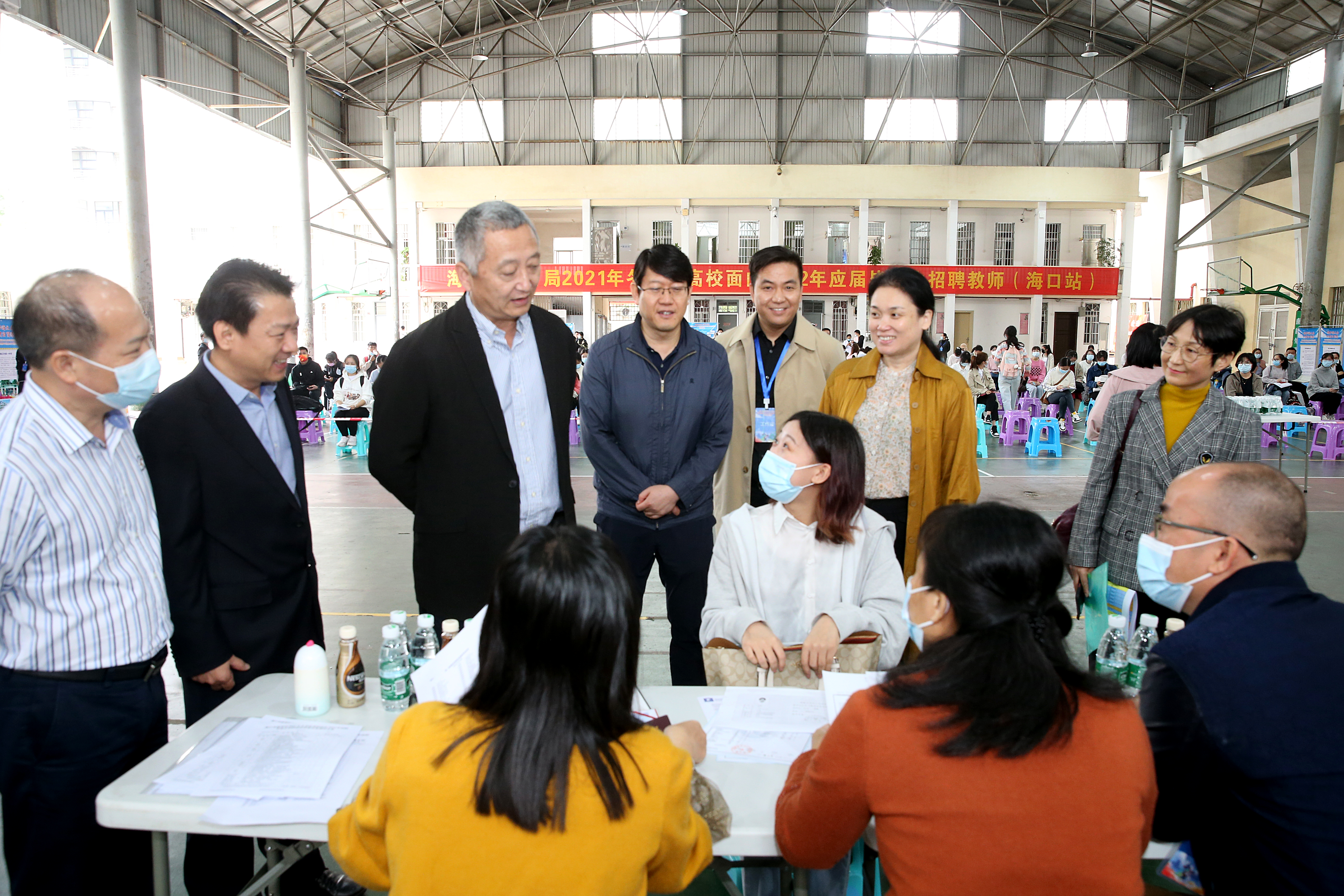 海口市、琼山区教育局来我校设点面向2022年应届毕业生招聘教师