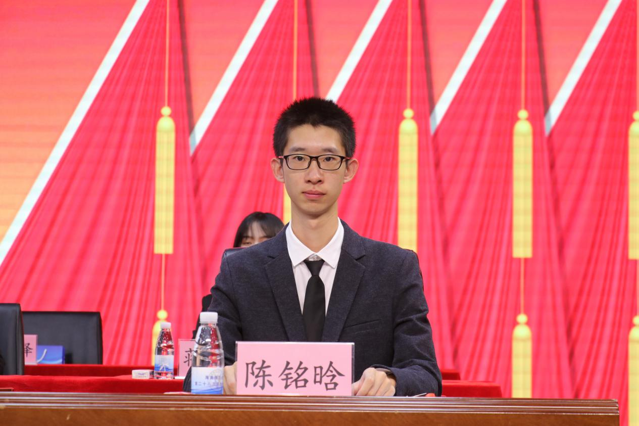 我校召开第二十八次学生代表大会