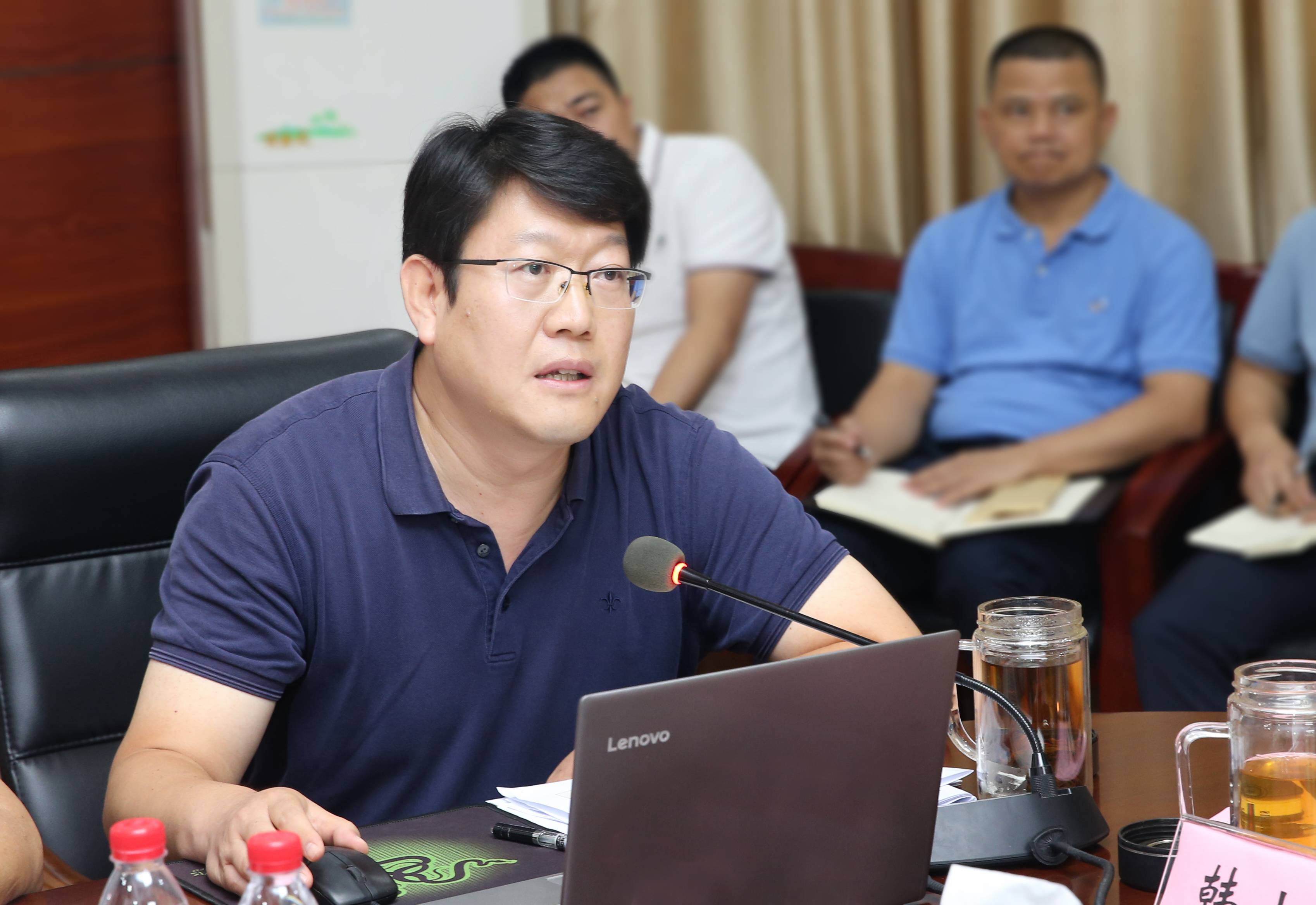 我校党委理论学习中心组专题学习研讨习近平总书记关于意识形态工作重要论述精神