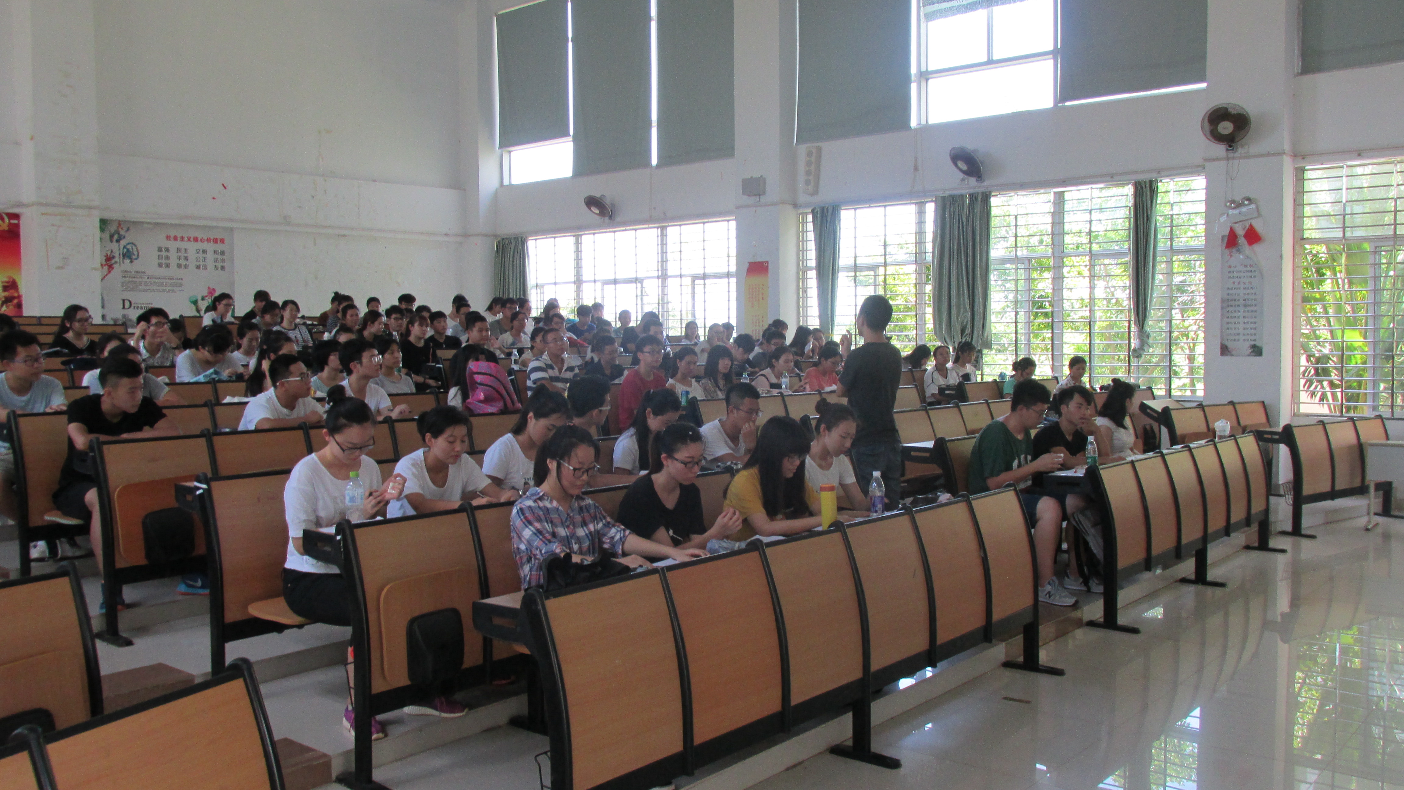 运筹帷幄，精彩纷呈——记文学院2016欢送毕业生晚会协调会议