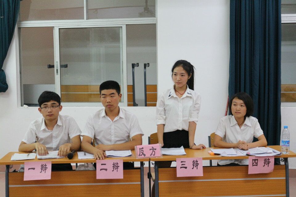 网络进宿舍，说说如何做――记物电学院“三爱三节”系列主题辩论赛第二场 