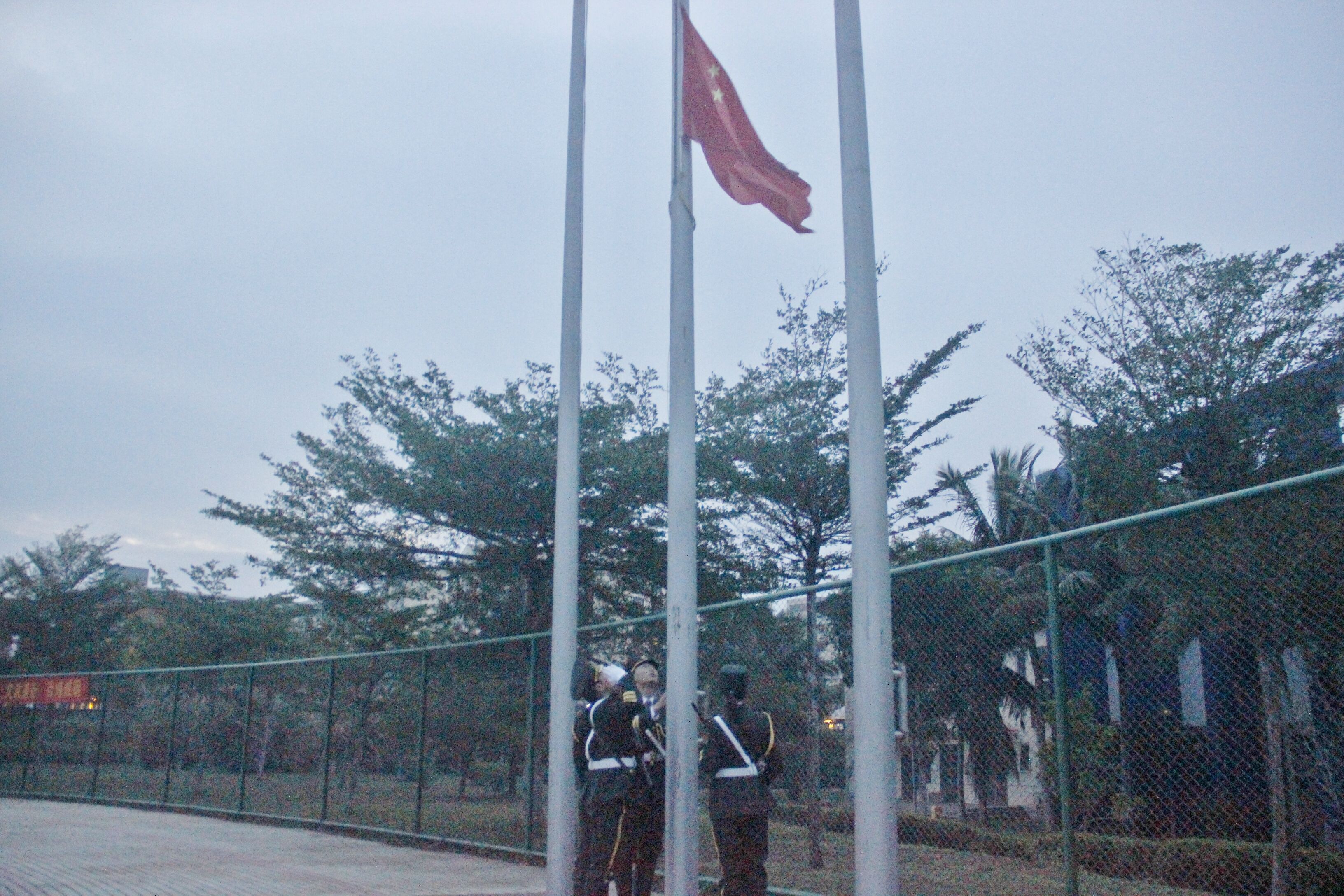 青年之声・记海南师范大学文学院升旗仪式
