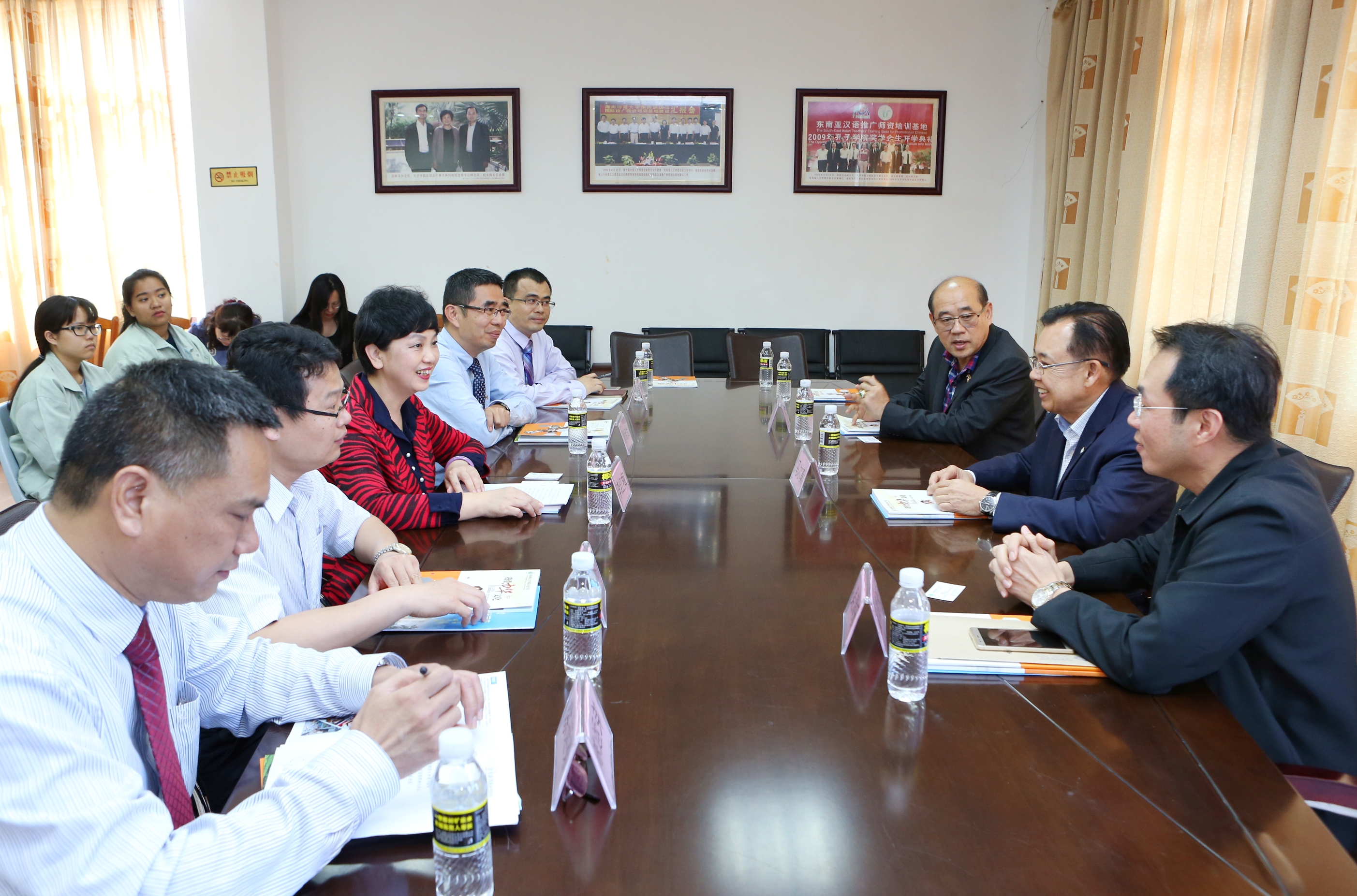 泰国海南会馆代表团访问我校