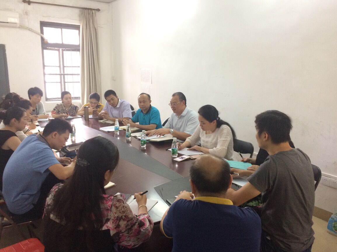 【学习贯彻十九大进行时】校领导到联系单位宣讲十九大精神