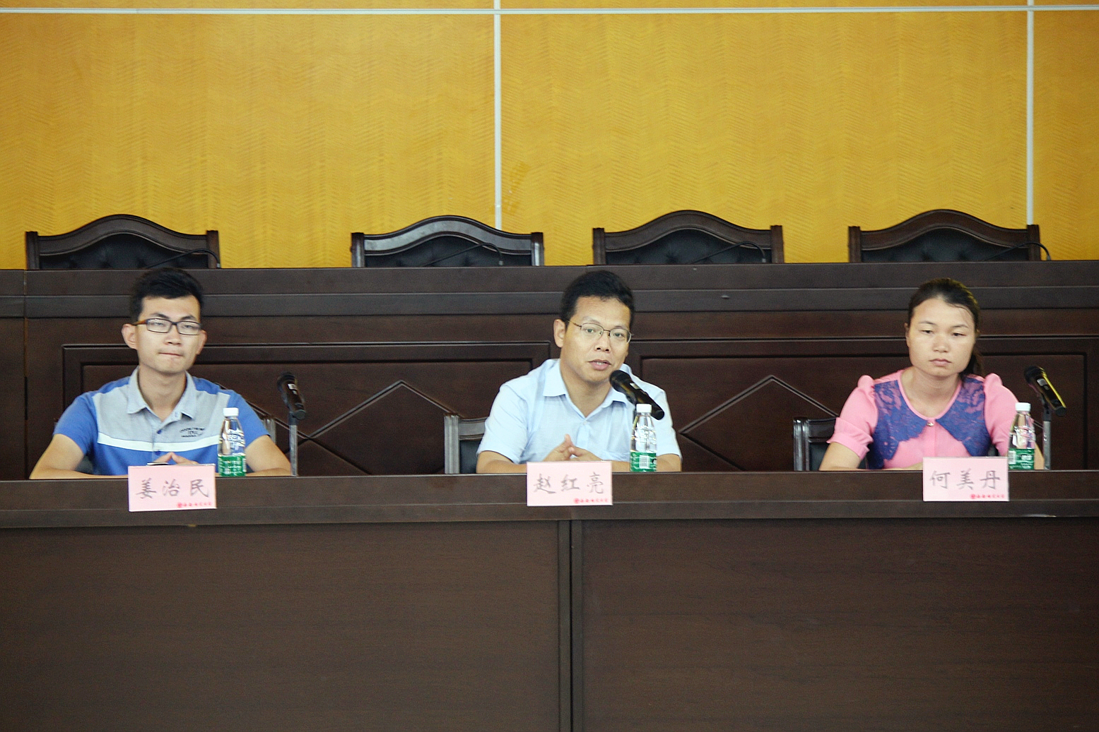 海南共青团“中国梦”主题宣讲团走进我校