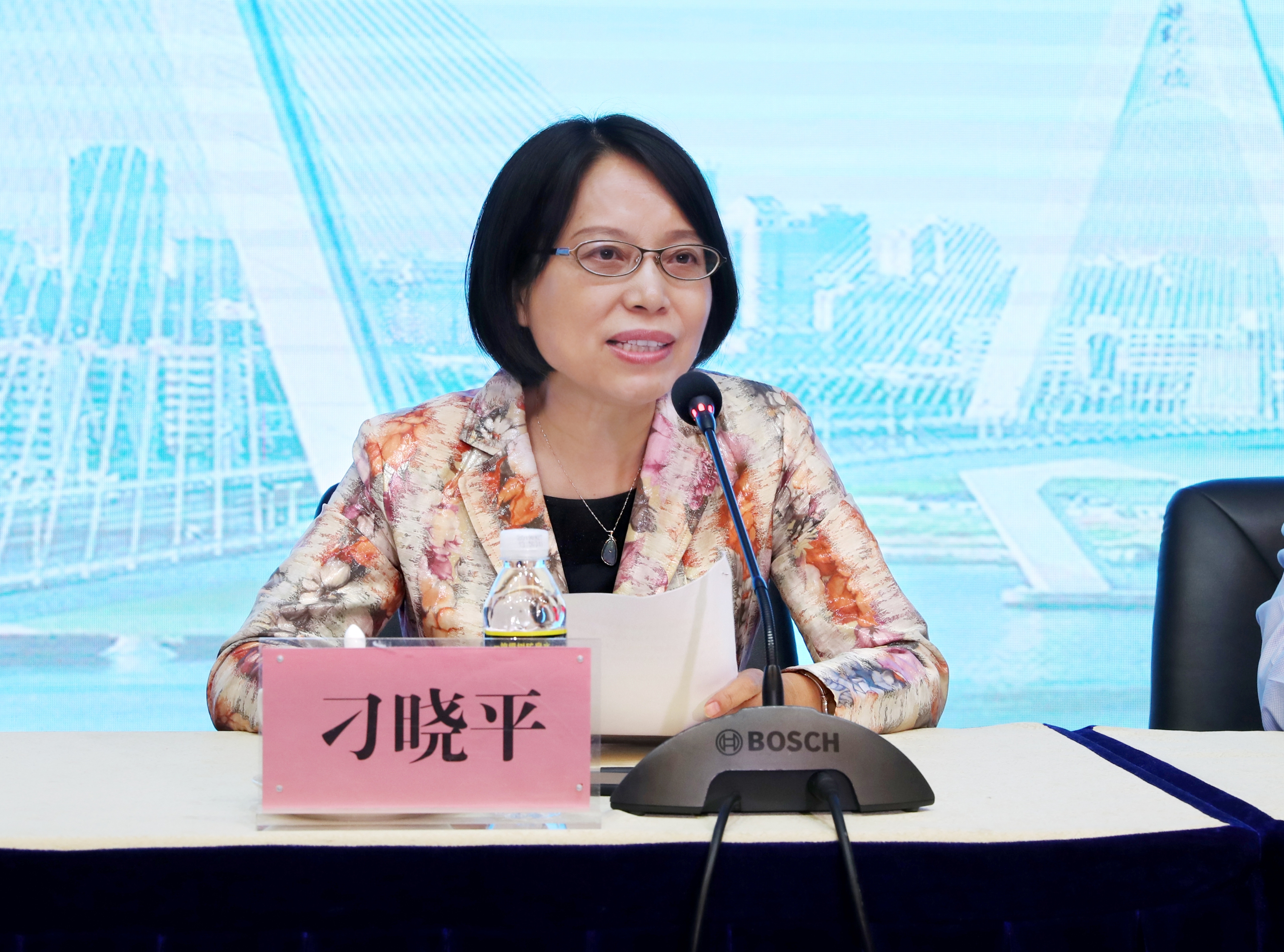 我校举办“中国道路与新中国70年发展历程”学术研讨会