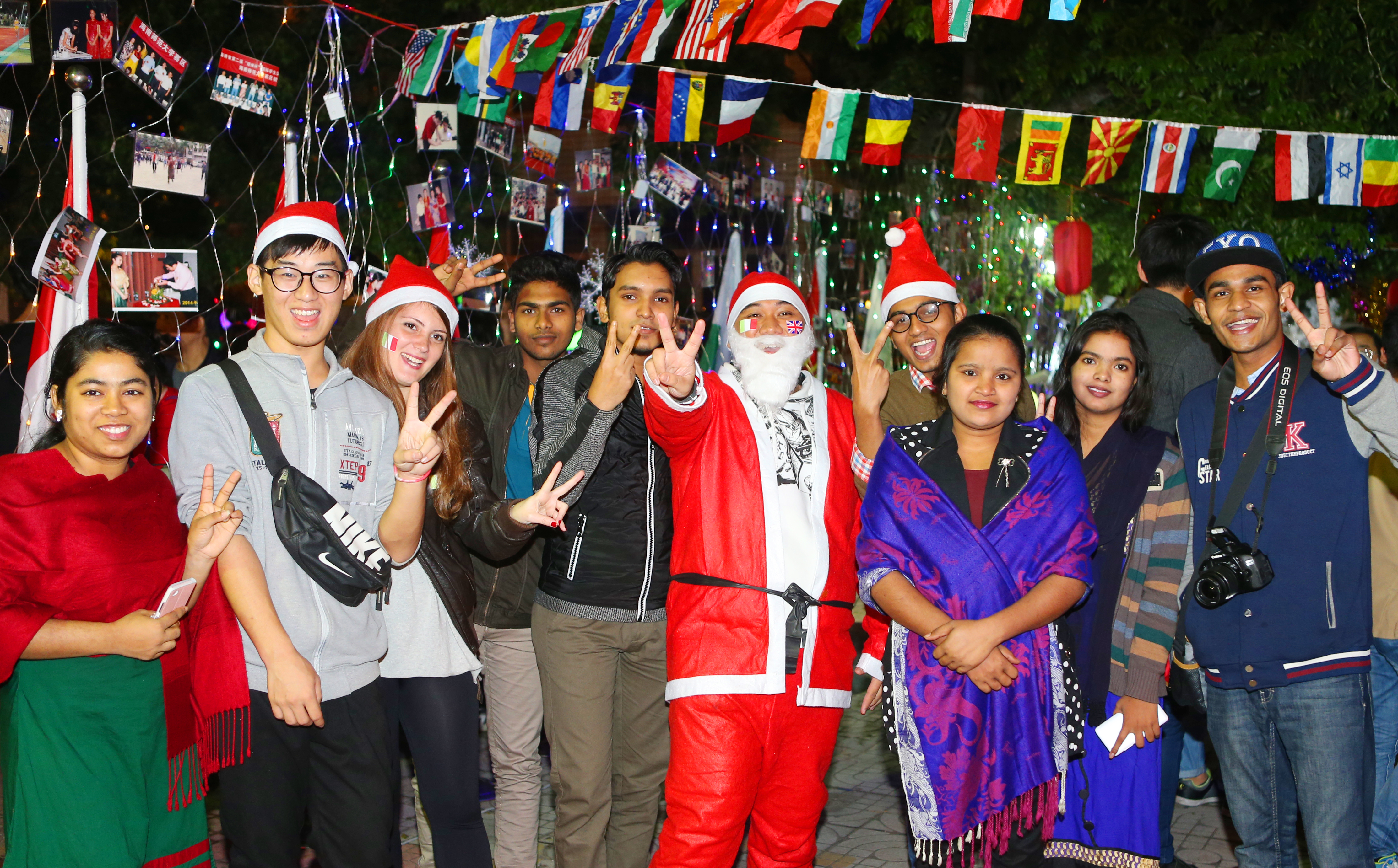 金猴报喜――我校举行2016年元旦游园