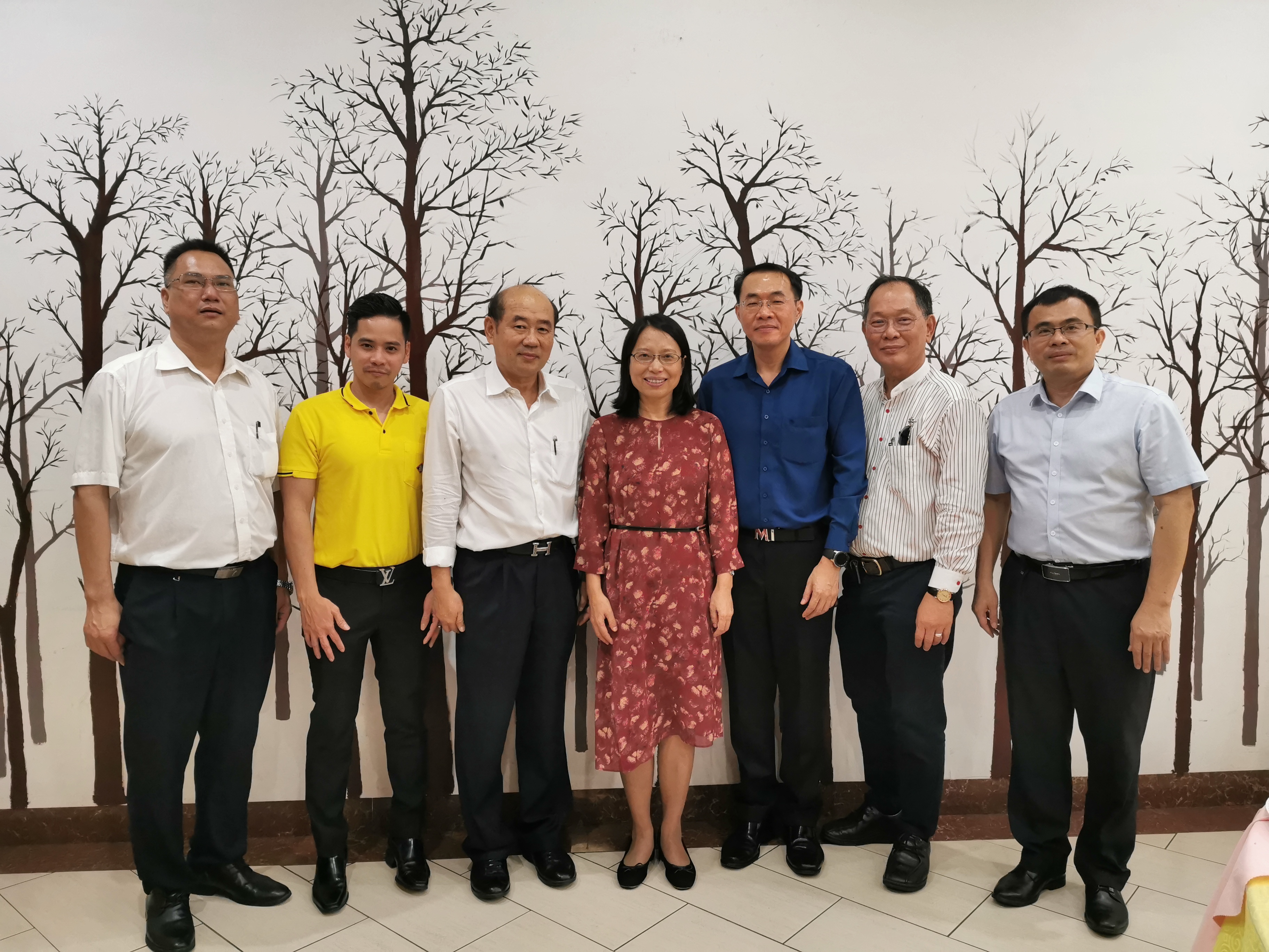 泰国海南会馆代表团访问我校