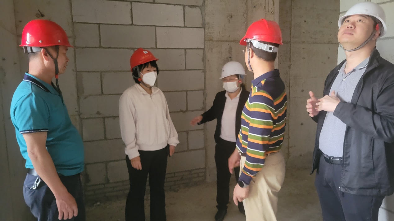 校领导深入施工现场检查指导工作