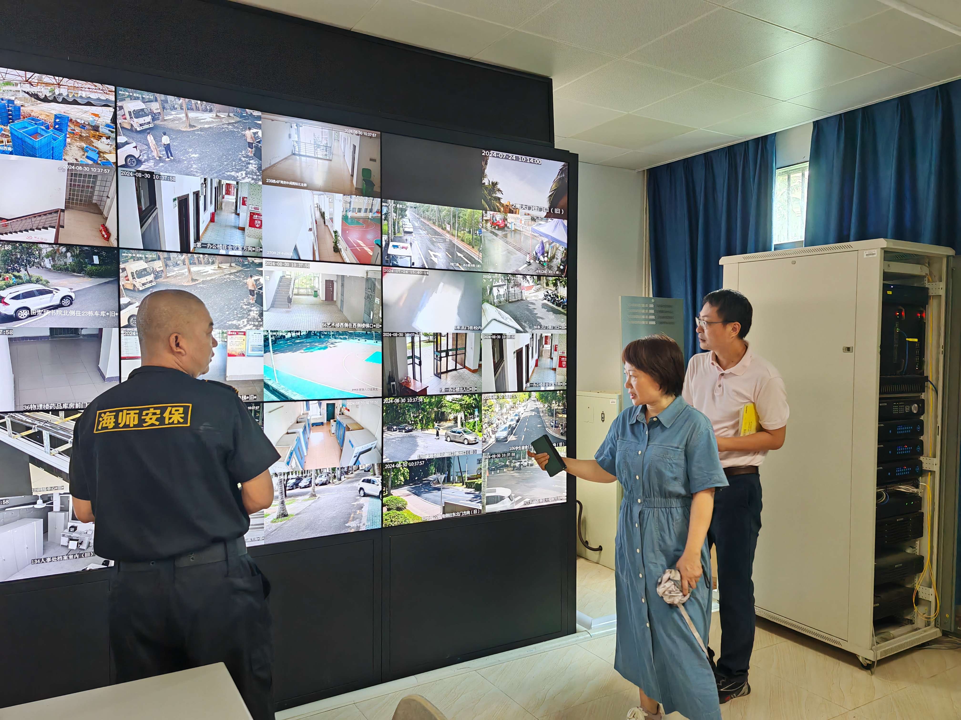 校领导检查信息化系统设施运行情况及开学准备工作