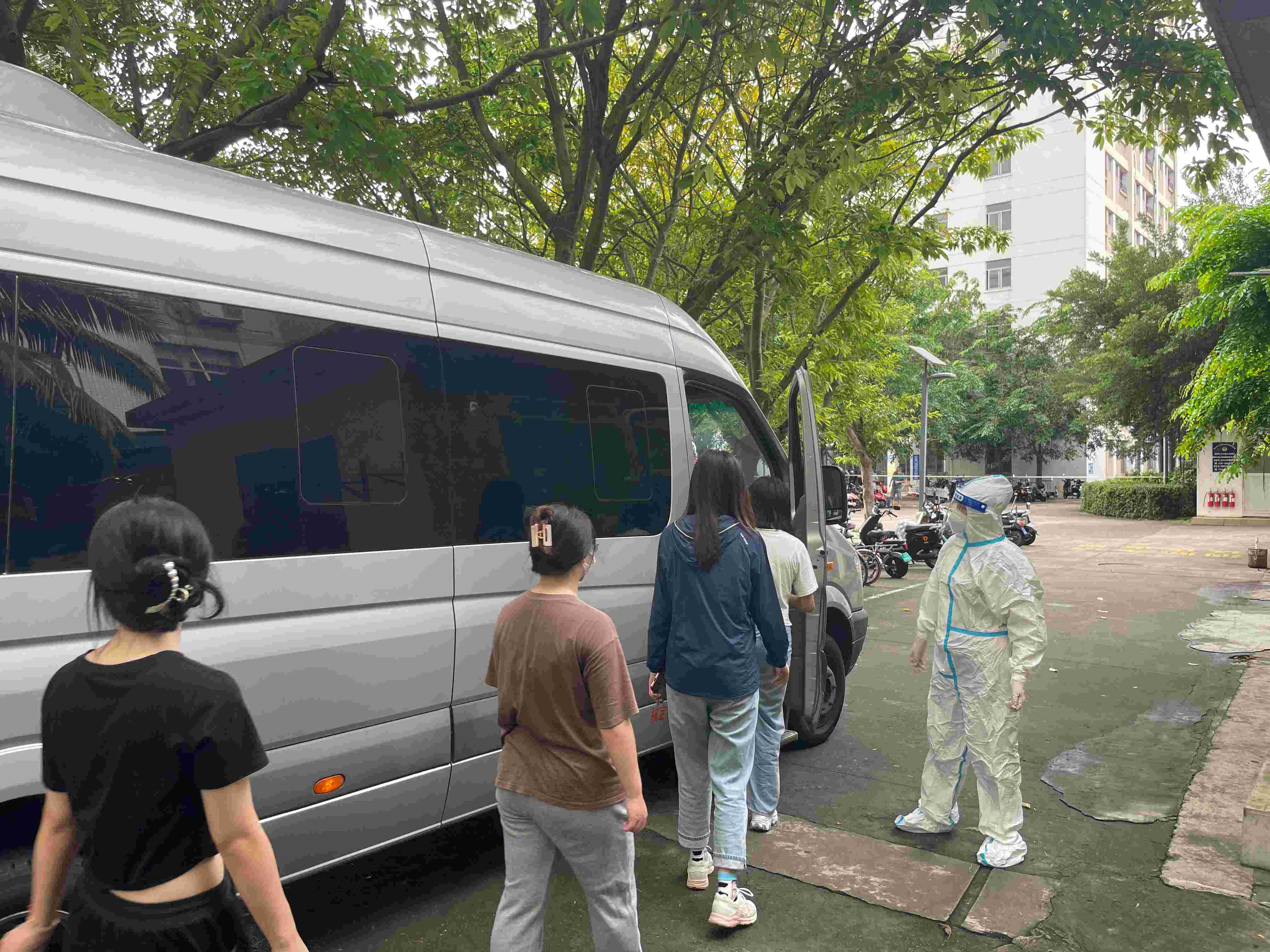 以练促防 筑牢防线 学校开展2022年秋季学期疫情防控应急演练