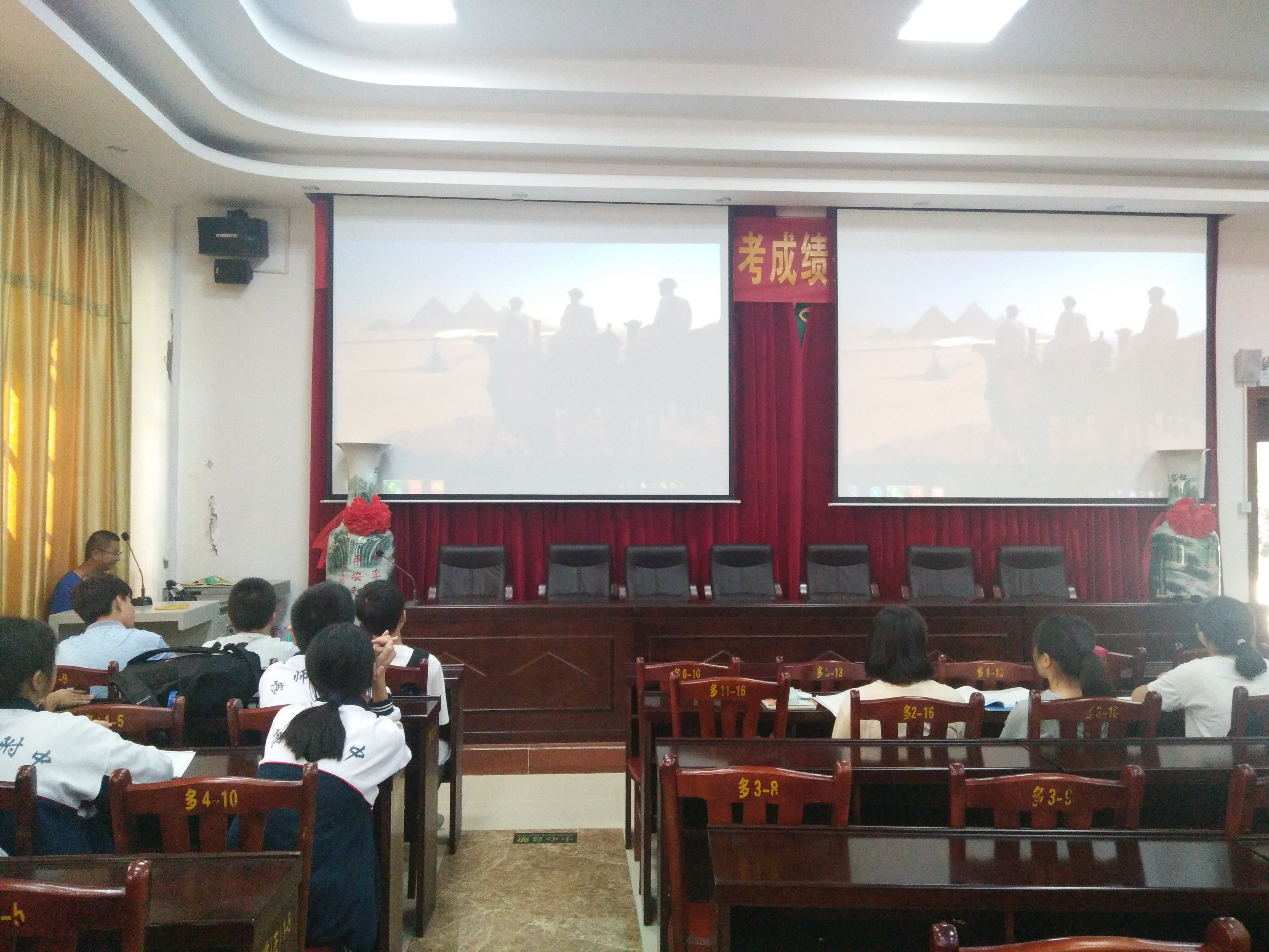 青年之声・走近物理，品味人生――记物理与电子工程学院海师附中电子制作志愿服务活动