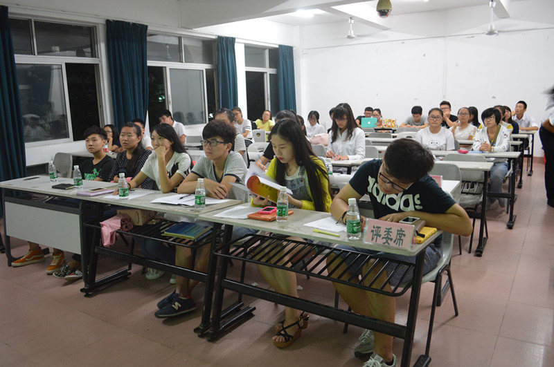 青春践行核心价值观――记数学与统计学院团日活动汇报问答