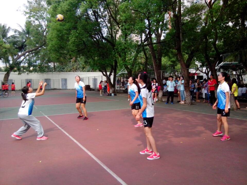 旗开得胜 首战告捷――记生科院男篮女排比赛