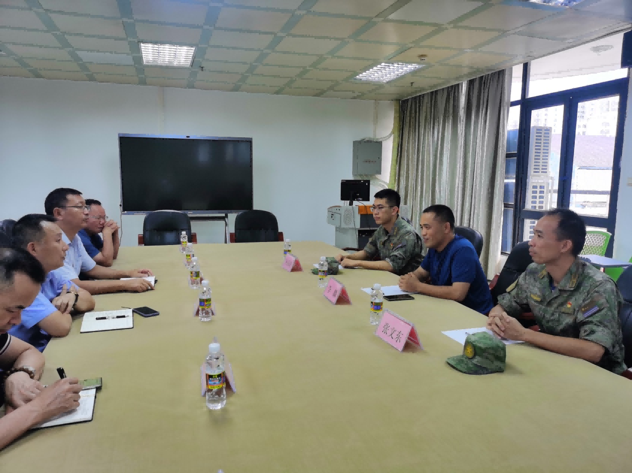 92913部队政治工作部来图书馆参观交流