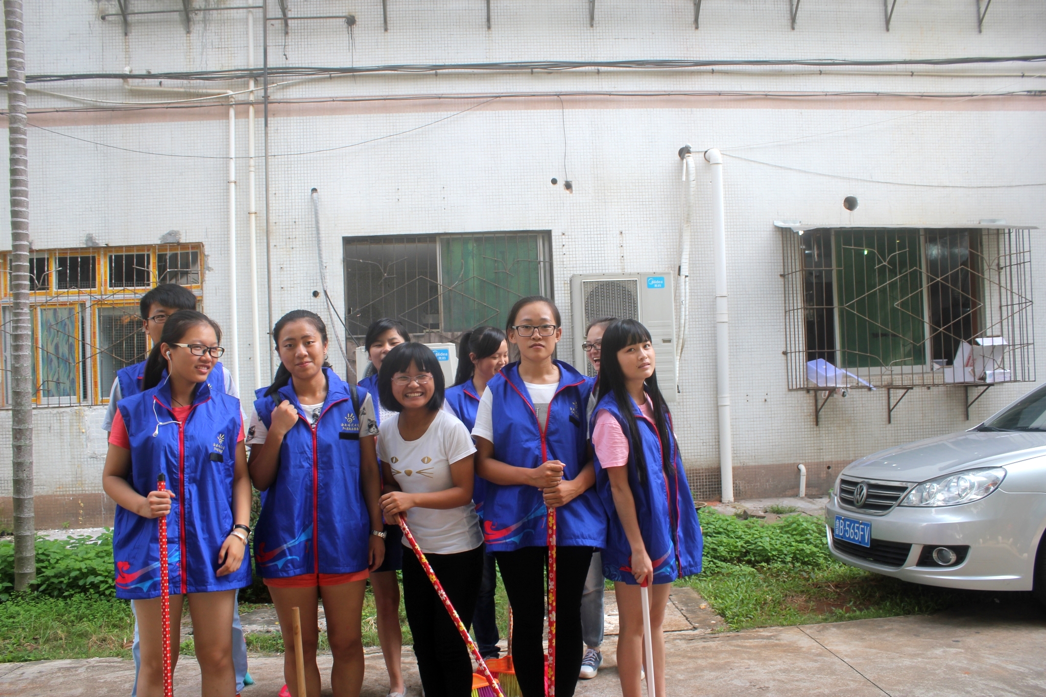 阳光“双创”，携手同行――记初等教育学院“双创”清扫活动 