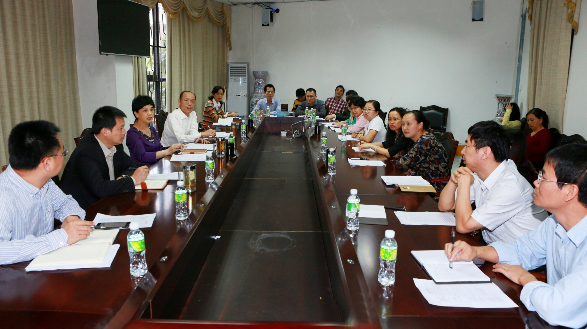 我校召开教育教学改革问题座谈会