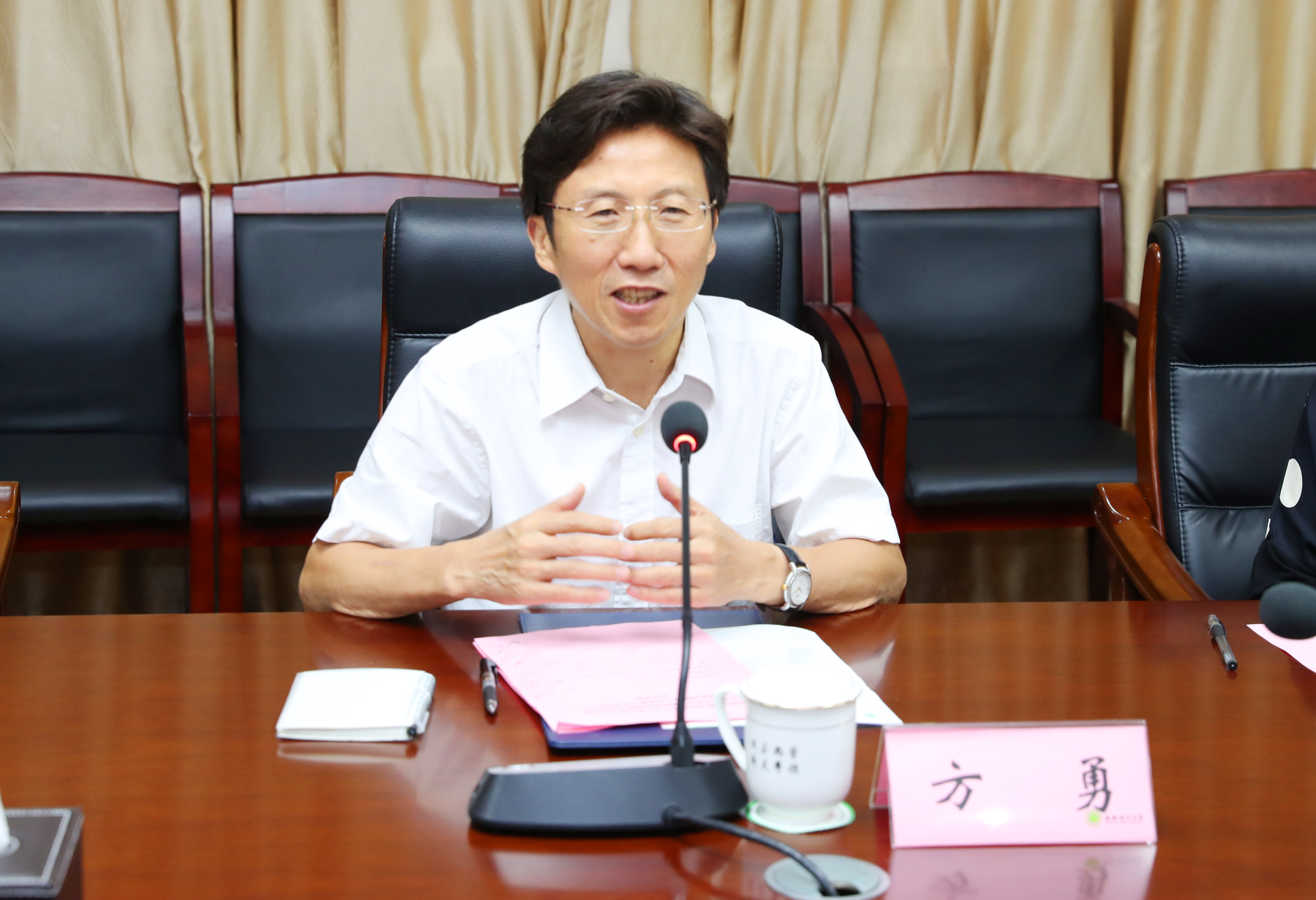 中国社会科学院民族学与人类学研究所调研组到我校调研
