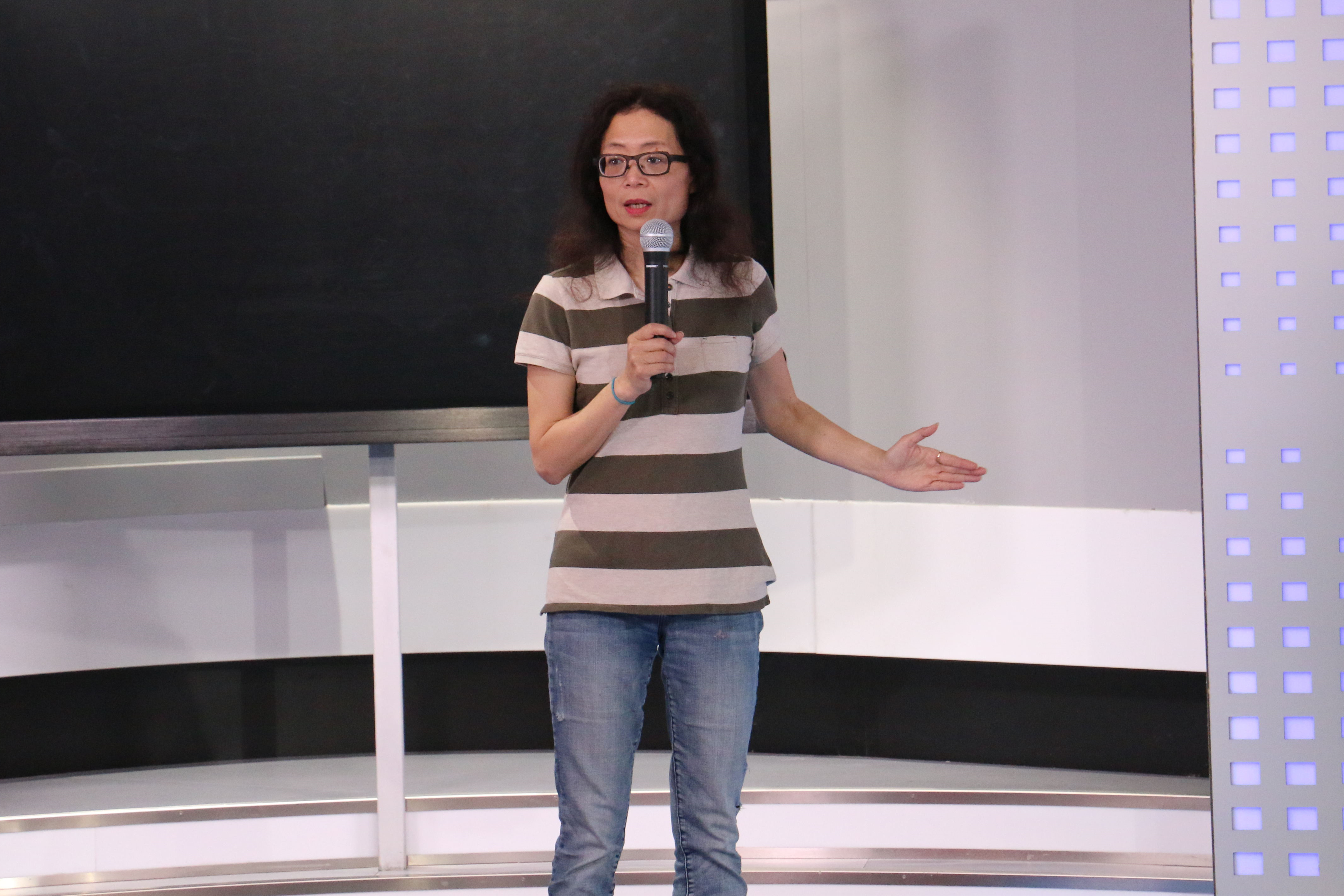 青年之声·记新闻传播与影视学院开展“软实力与硬通货的中美电影”讲座
