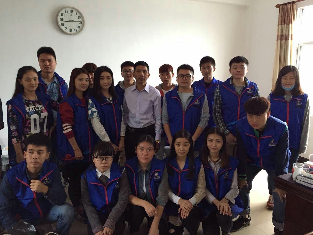 音乐学院志愿者赴秀华小学开展“双创”歌曲教唱活动