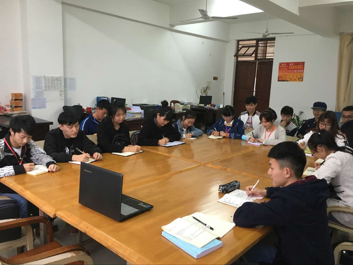 纵使天各一方  依旧步履不停——记法学院团委学生会第二次部长视频会议