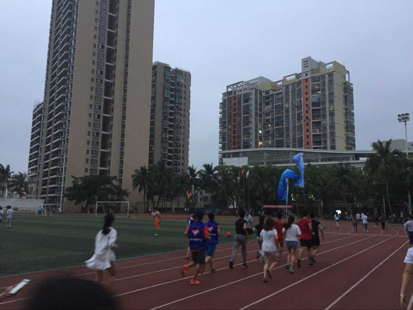 让运动更有价值――记旅游学院“跬步”慢跑活动