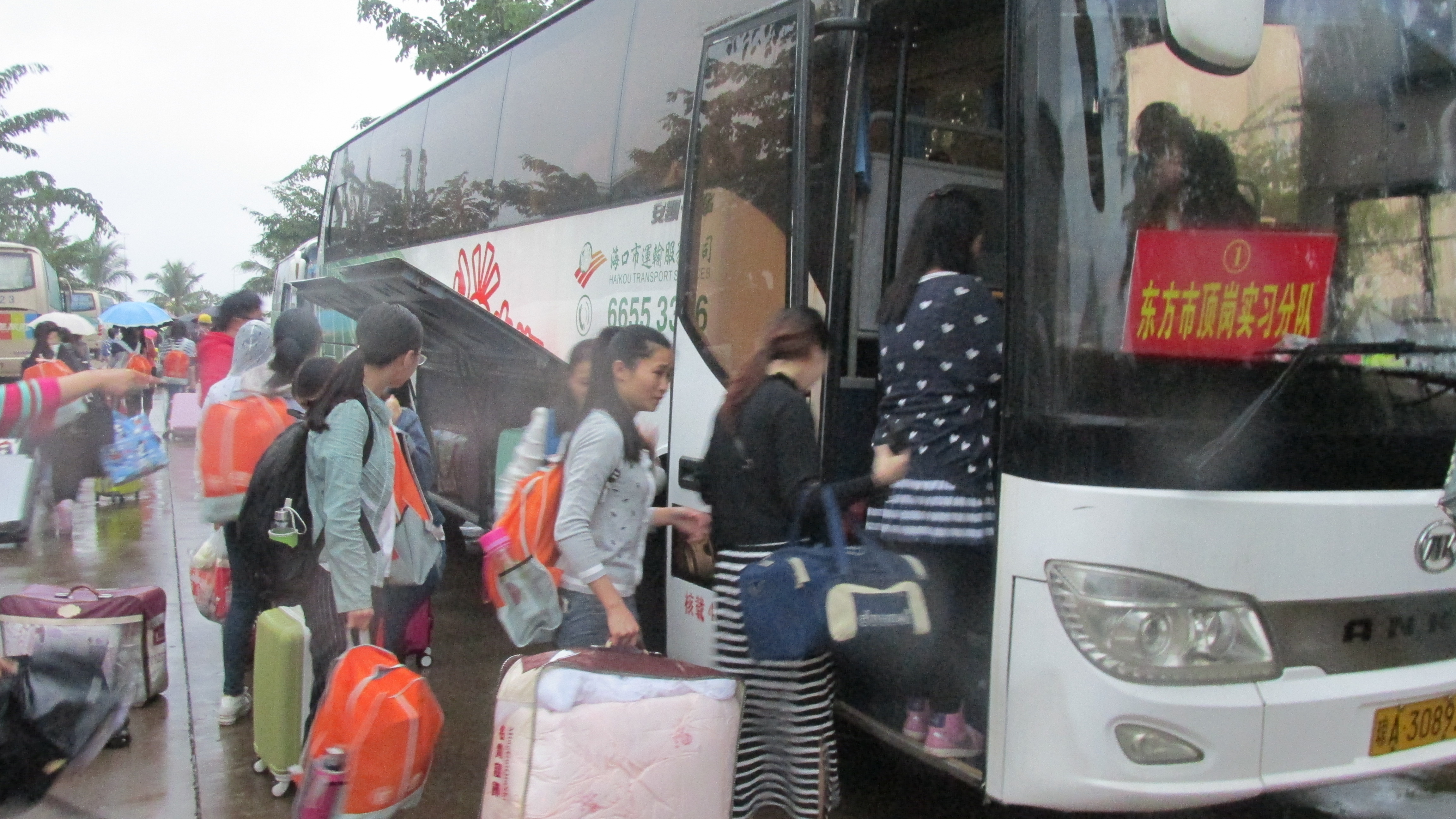 挥手告别，扬帆起航――记文学院送别大四学生顶岗支教活动