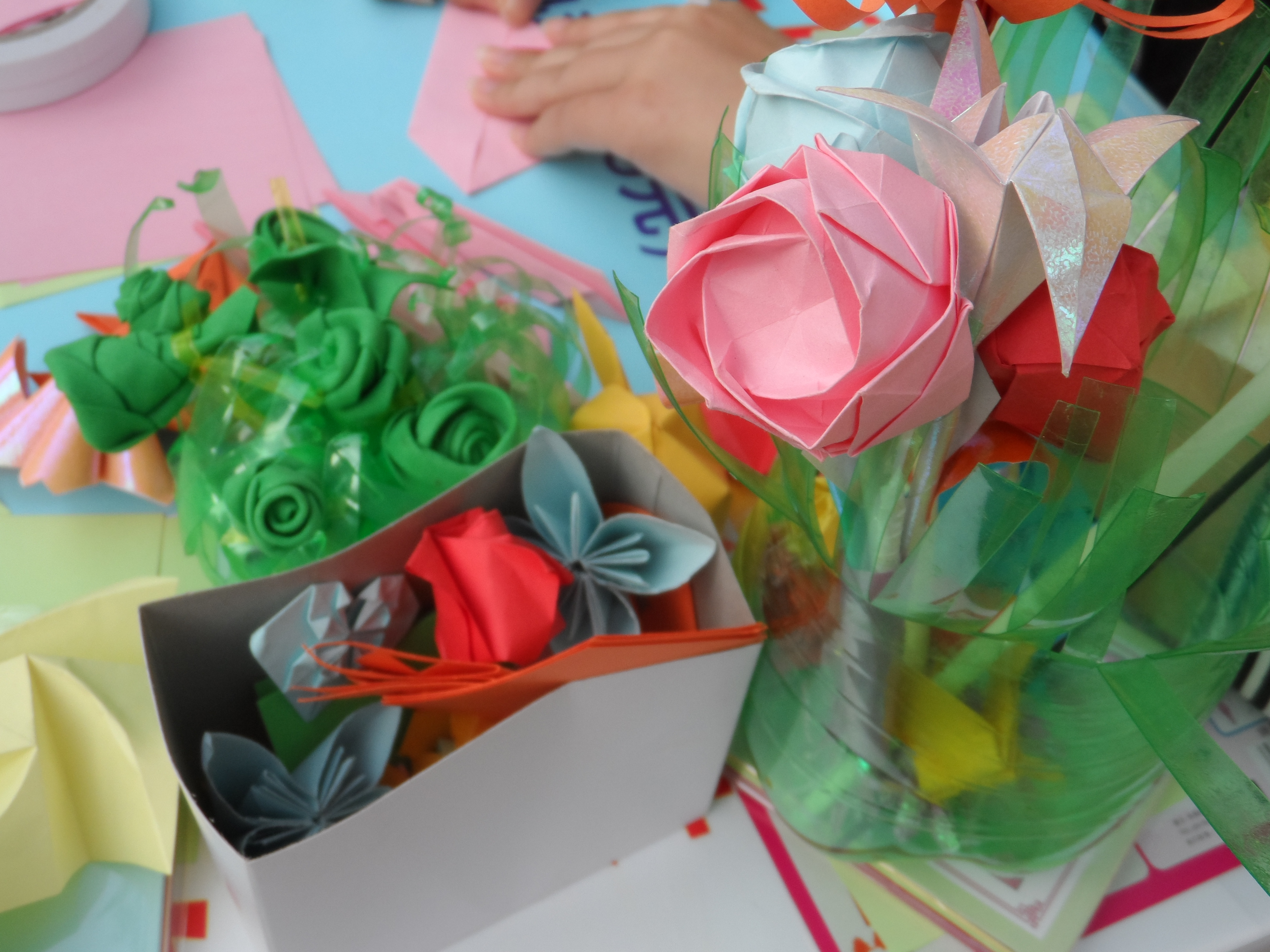 巧动手，我最行——记教育科学学院雷锋日手工授教活动