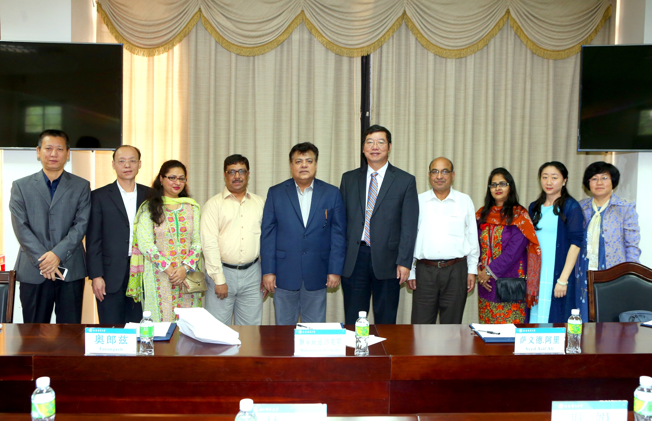巴基斯坦Madrassatul伊斯兰大学代表团访问我校