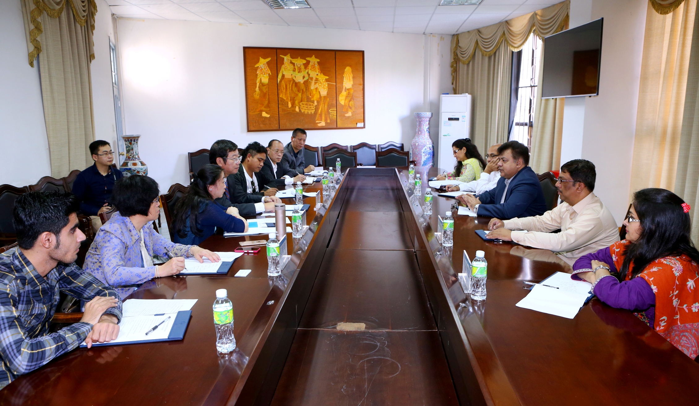 巴基斯坦Madrassatul伊斯兰大学代表团访问我校