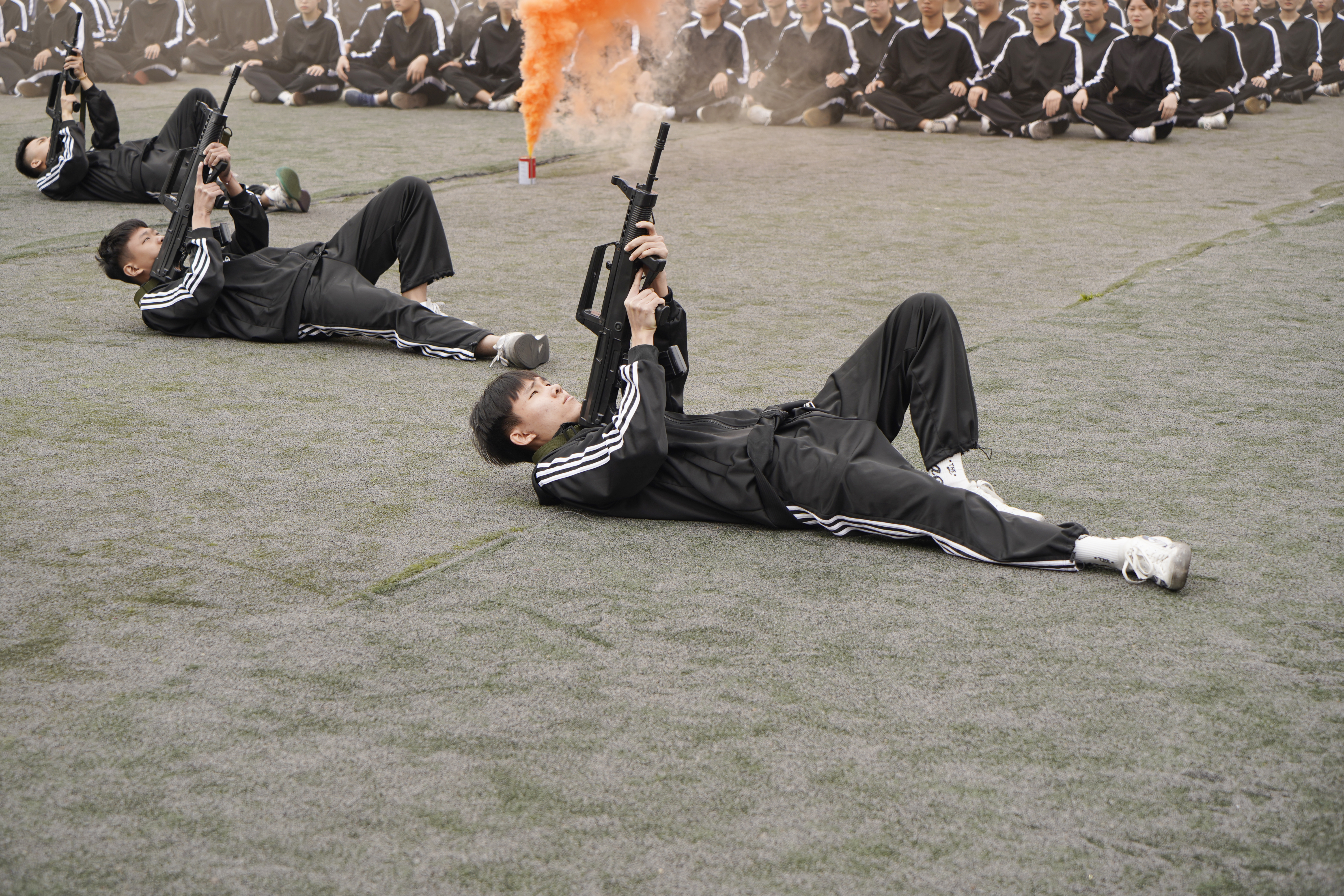 雄姿矫健强体魄 热血坚韧扬军魂――海南师范大学2021级本科生军训总结大会隆重举行