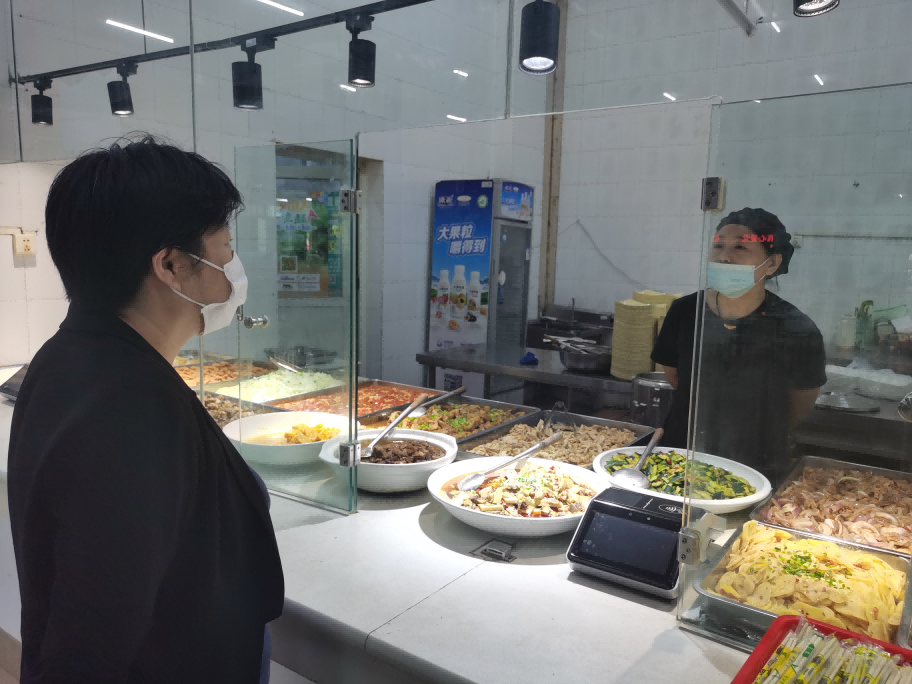 许玫以“四不两直”方式督导检查机关部门工作作风建设情况