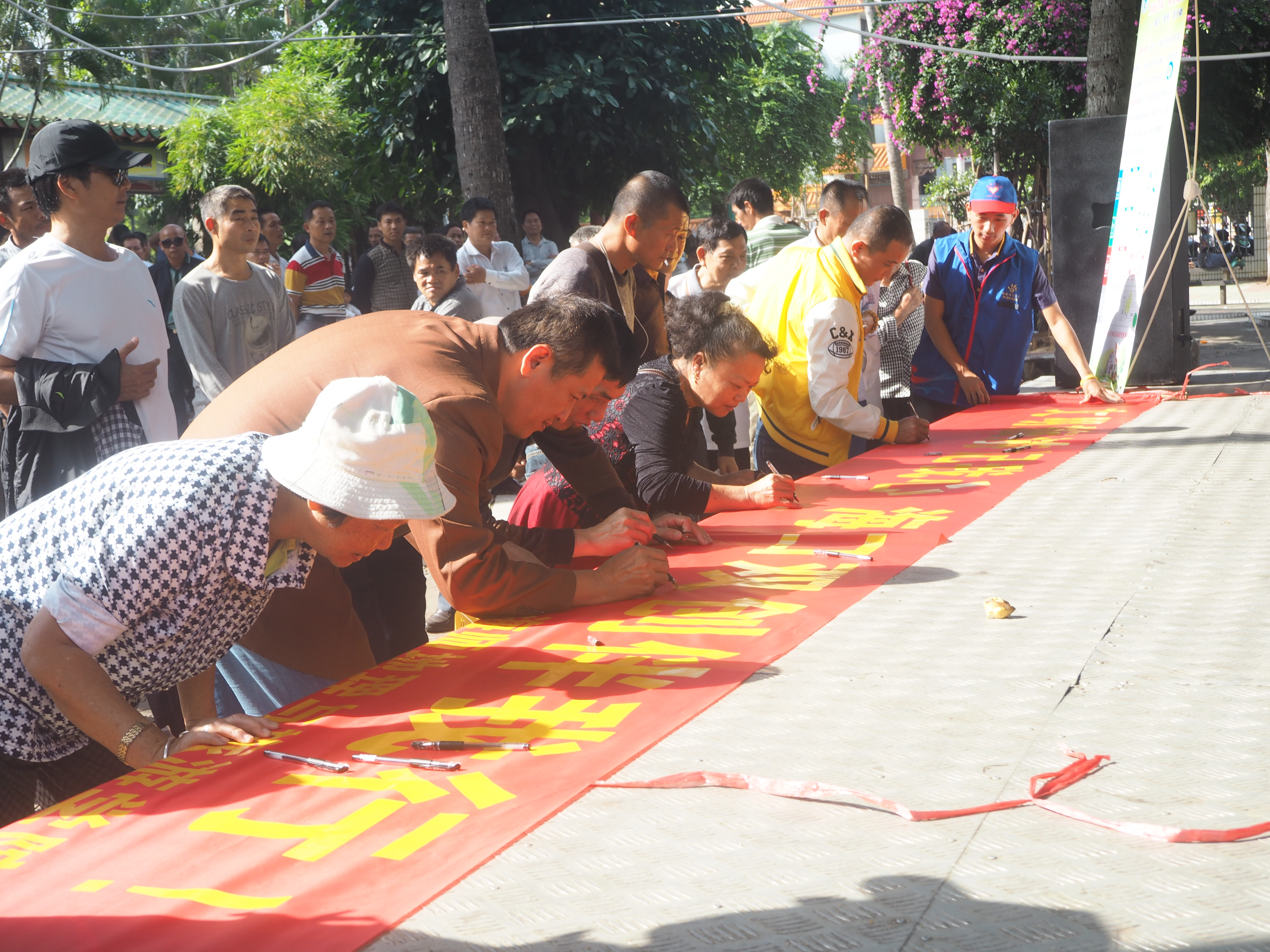 做文明旅游人  助力海口“双创”―记地理与旅游学院“我为文明旅游代言”专V志愿活动