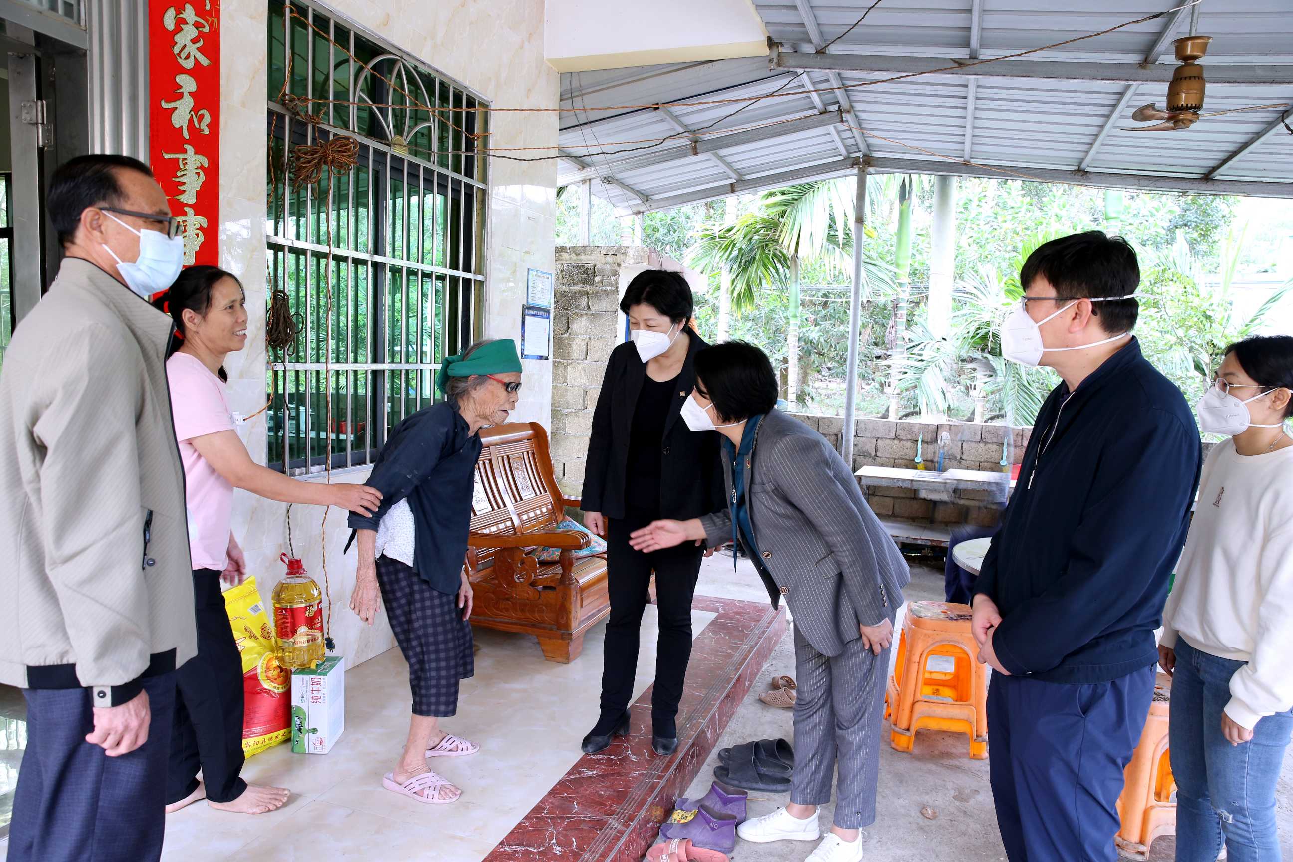 校领导带队调研乡村振兴工作并看望驻村干部和慰问困难群众