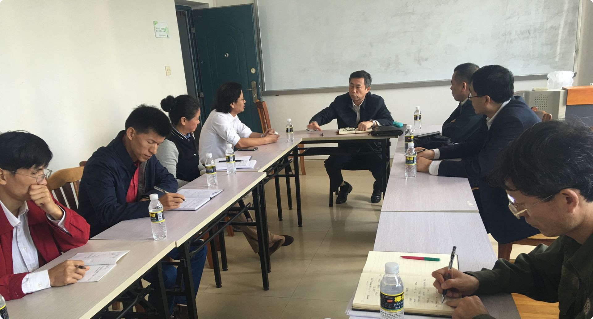校领导到各单位调研