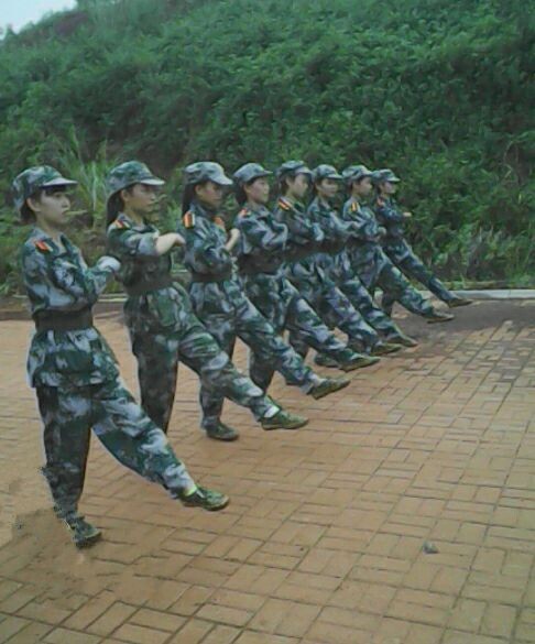 都说军训多是苦，我言军训趣无穷――教育科学学院14级新生军训报道